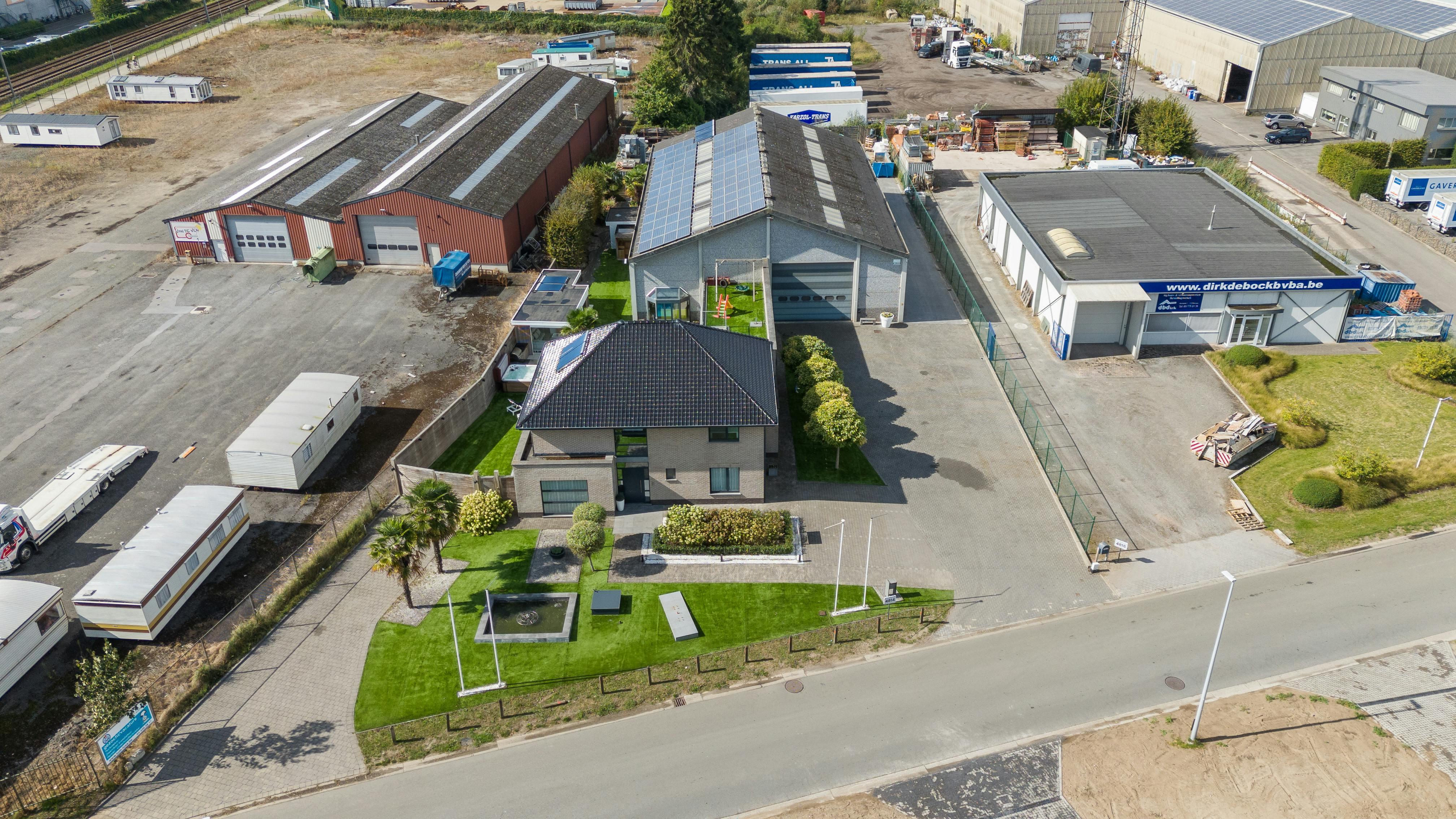 Luxe villa met exclusieve tuin en magazijn in KMO-zone foto 47