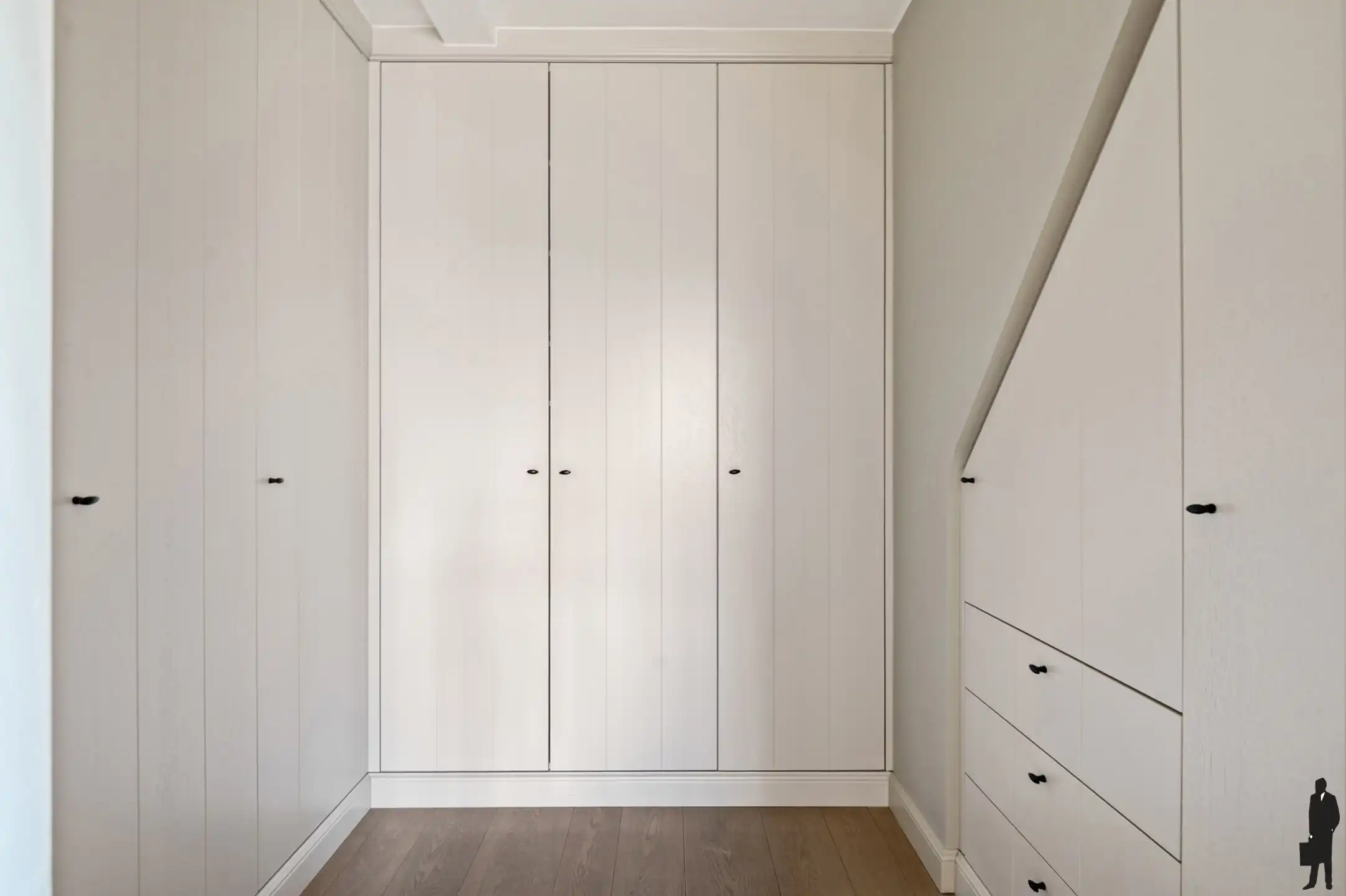 Prachtige woning met 4 slpks, 2 badks en ZW tuin met privacy foto 25