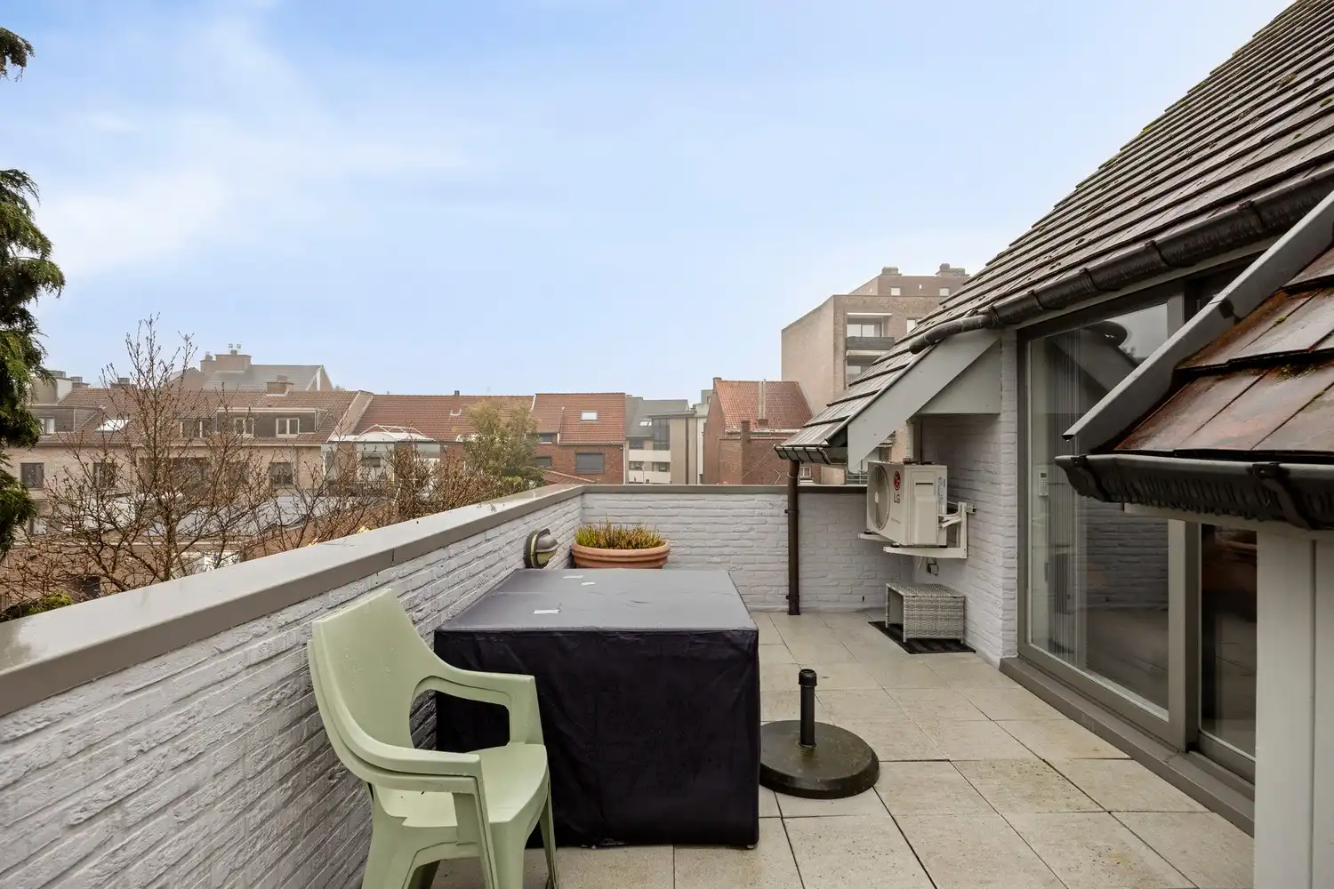 Instapklaar appartement met 2 slaapkamers en garage in het centrum van Lanaken! foto 6