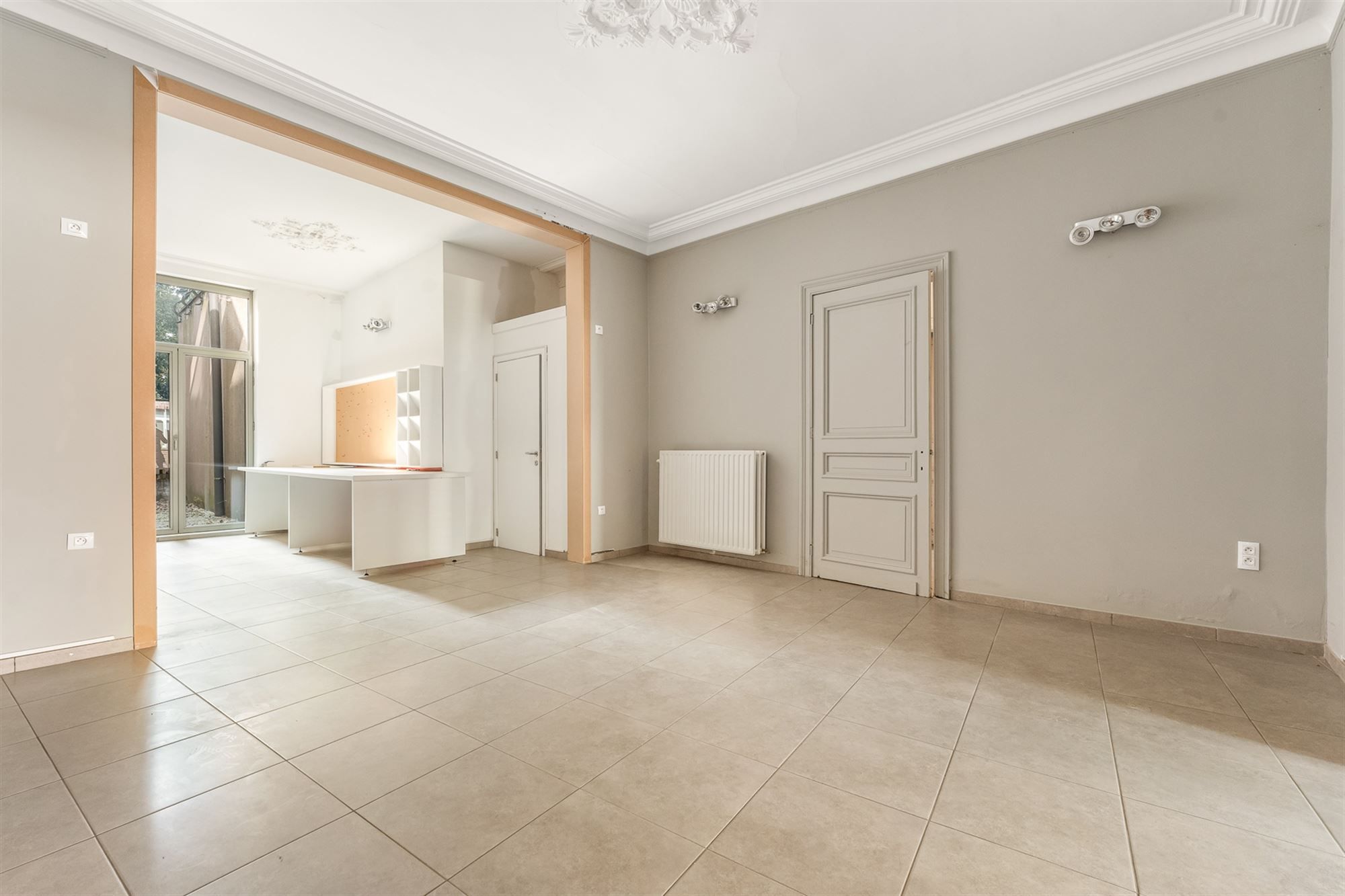 HANDELSPAND OP PERFECTE LOCATIE MET ENORME VISIBILITEIT foto 9