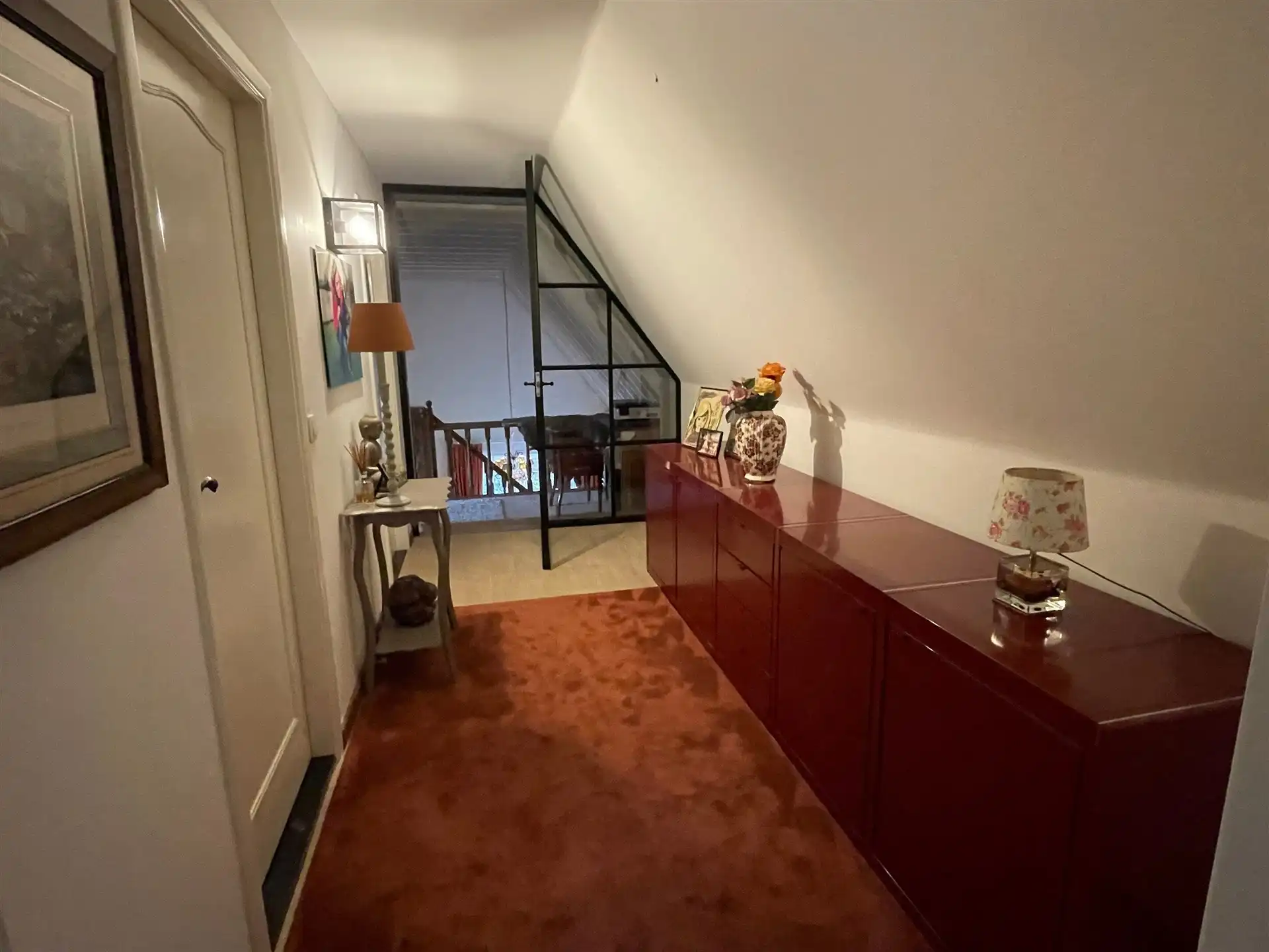 Prachtig midden in het groen gelegen villa in landelijke stijl met tuin en garage. foto 19