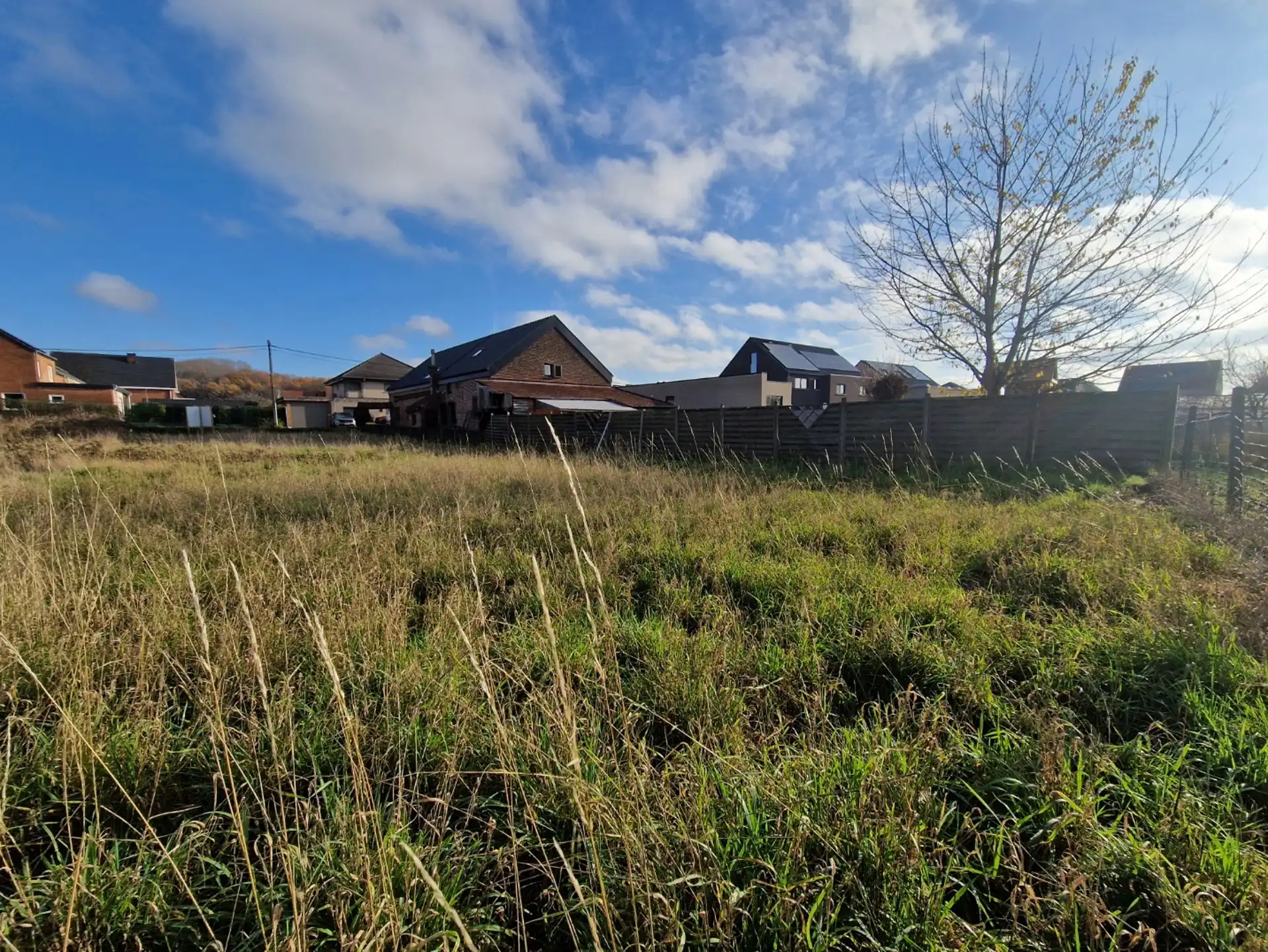 Bouwgrond voor open bebouwing in doodlopende straat foto 3