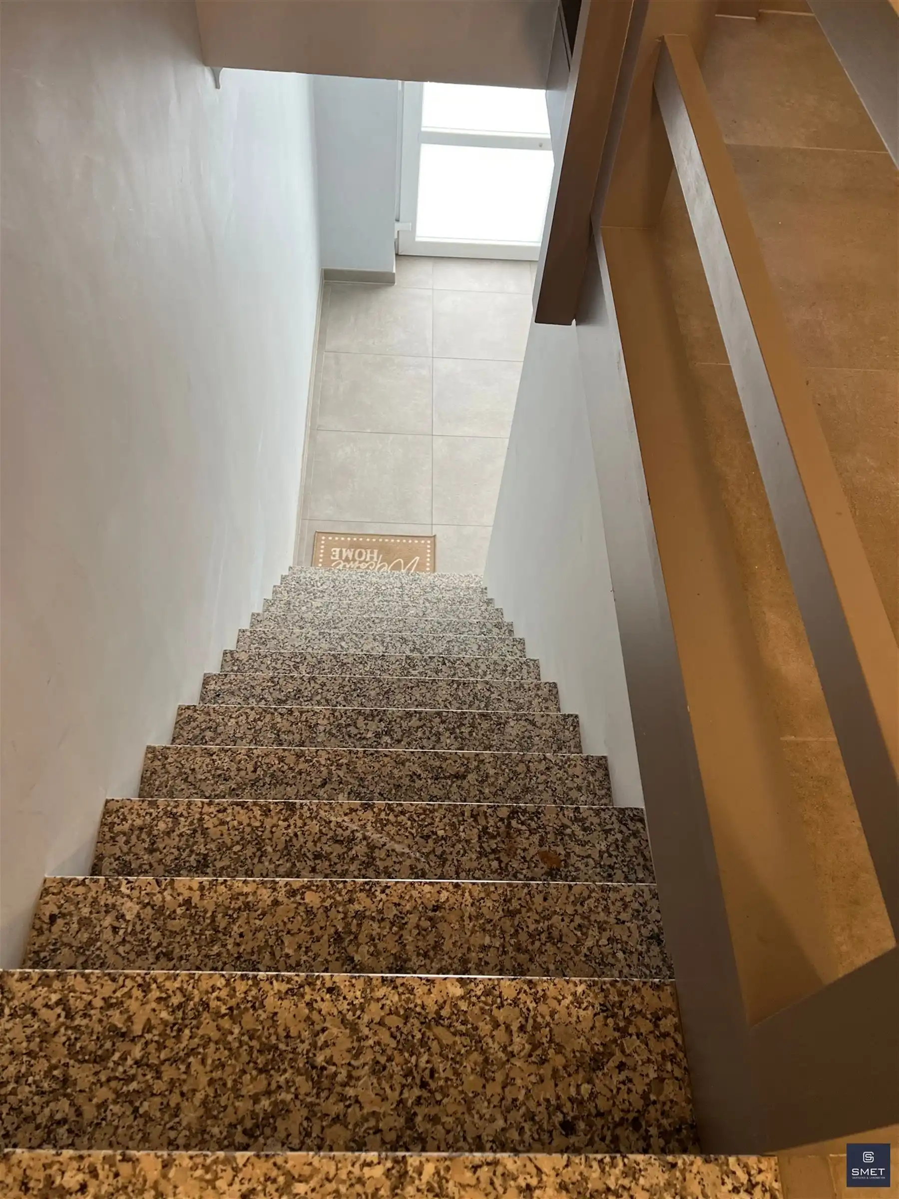 RECENT, MODERN APPART. MET 2 SLPKS EN AUTOSTAANPL. foto 3