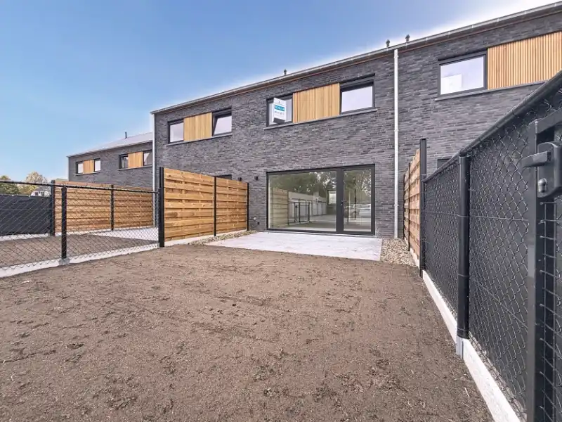 Stijlvolle nieuwbouwwoning in het centrum van Kaprijke! foto 9