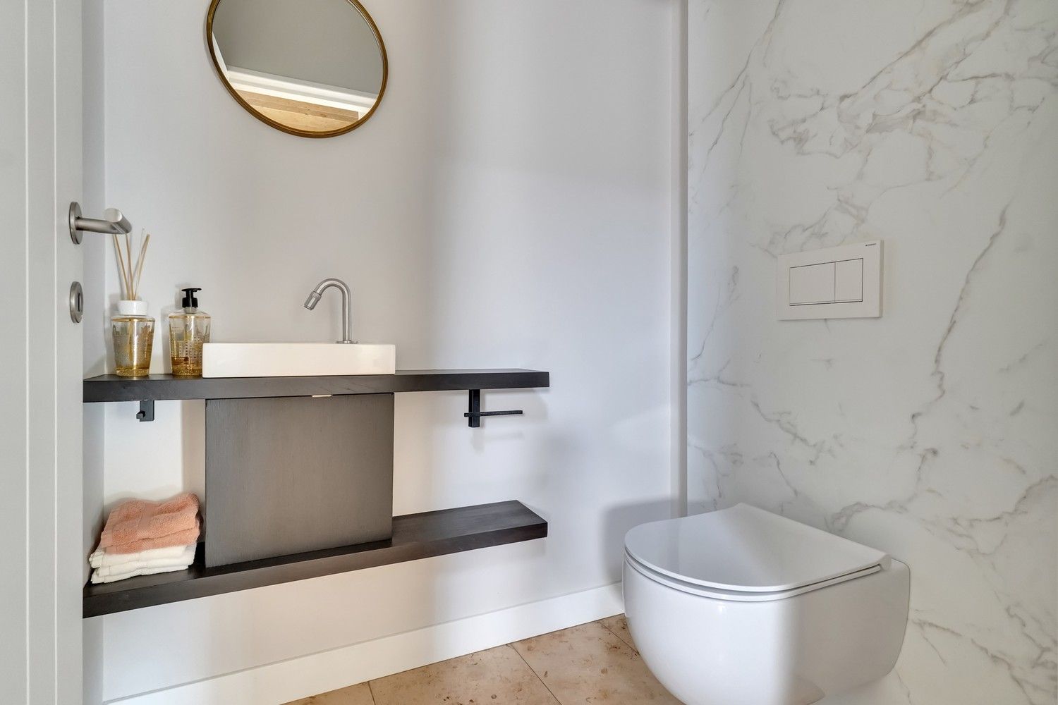 Uitstekend gelegen, gerenoveerde villa op 10a foto 24