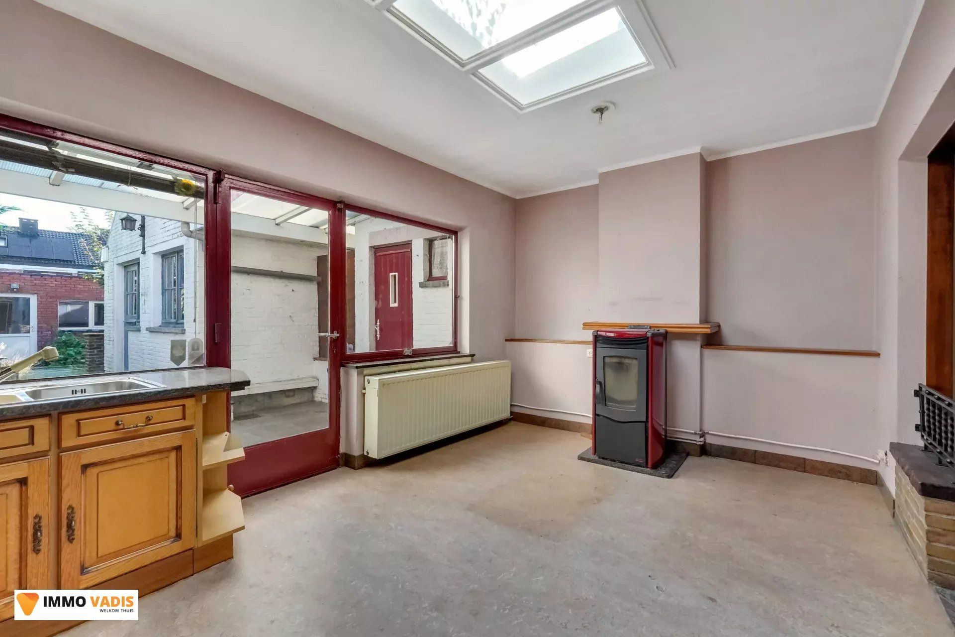 Woning met drie slaapkamers en dubbele garage foto 6