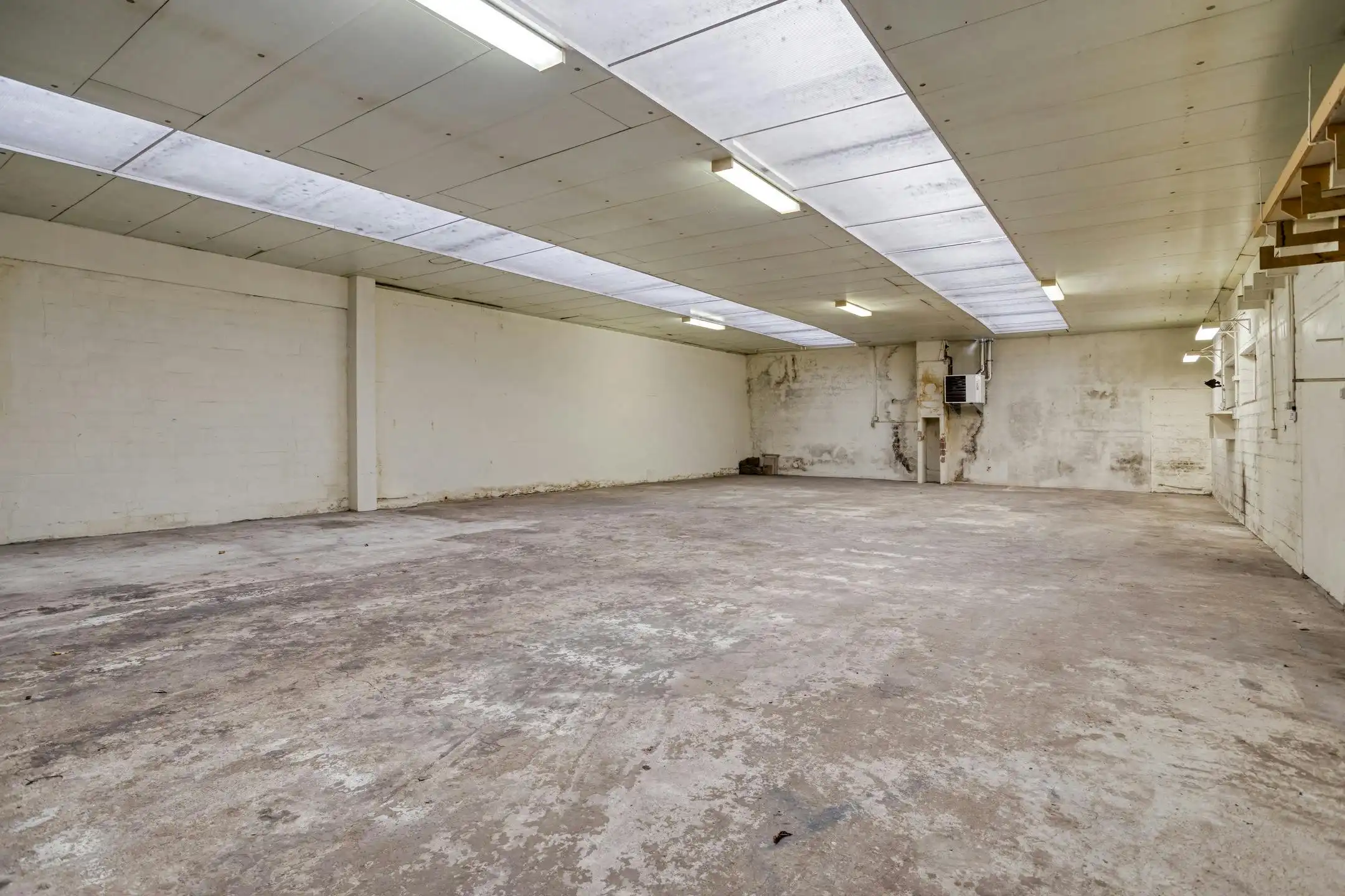 Huis met 2-3 slaapkamers, garage en loods (180m²) in Assebroek  foto 15