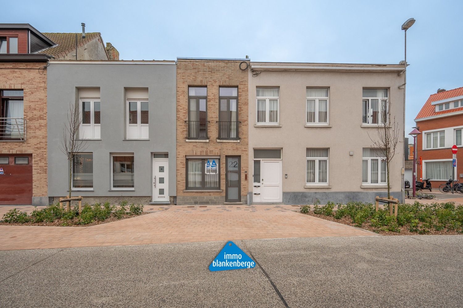 Volledig gerenoveerde rijwoning met één slaapkamer foto {{pictureIndex}}