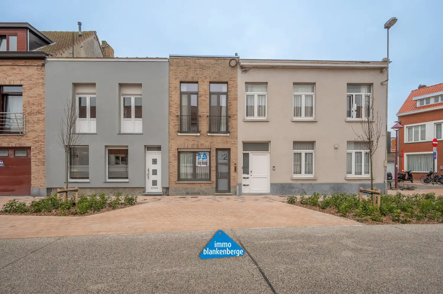 Volledig gerenoveerde rijwoning met één slaapkamer foto {{pictureIndex}}