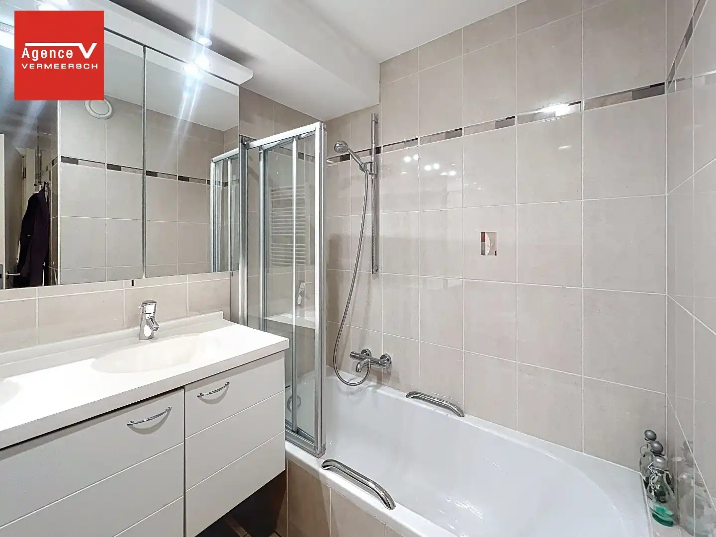 Zeezicht appartement met uniek zicht op Zeeheldenplein en strekdam. foto 11