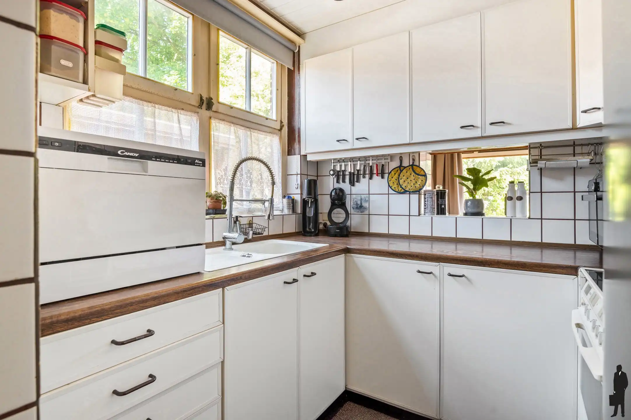 Te renoveren HOB in het centrum van Hove foto 6