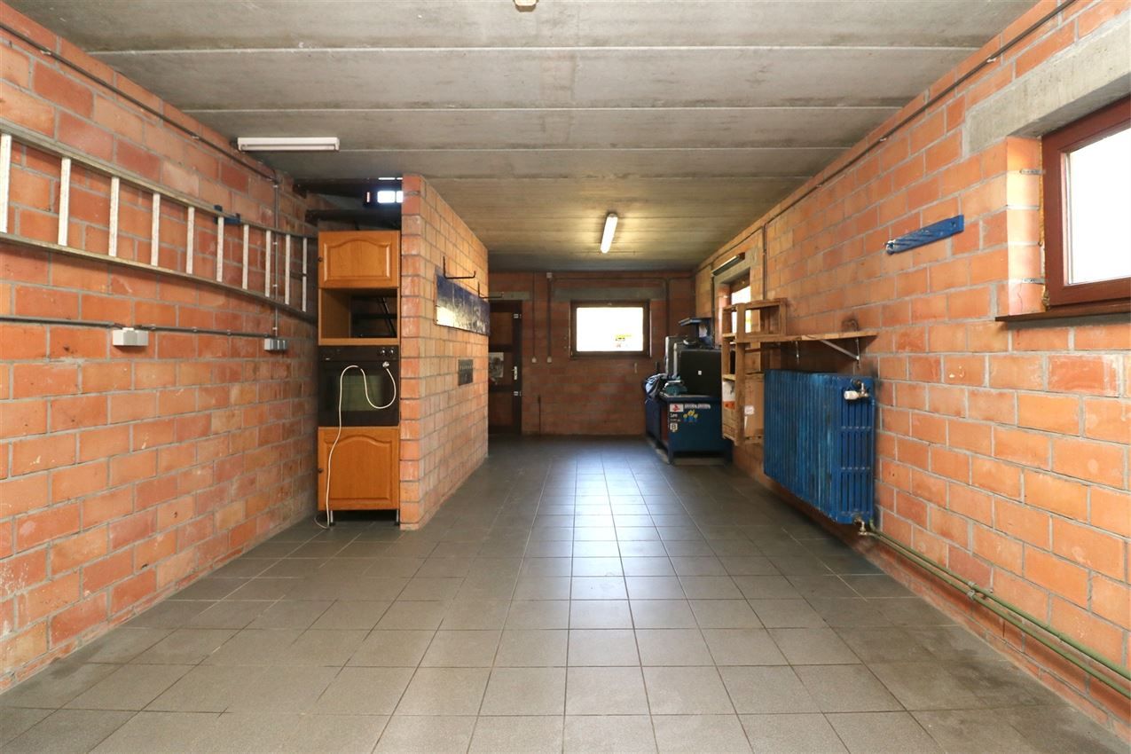 Label c, mooi gelegen landhuis, zonnige leefruimte foto 42