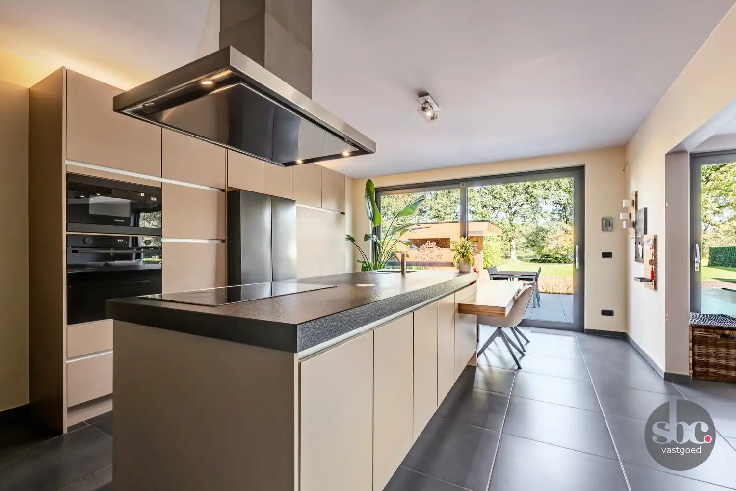 Moderne villa op riant perceel met verwarmd zwembad te Zonhoven foto 7