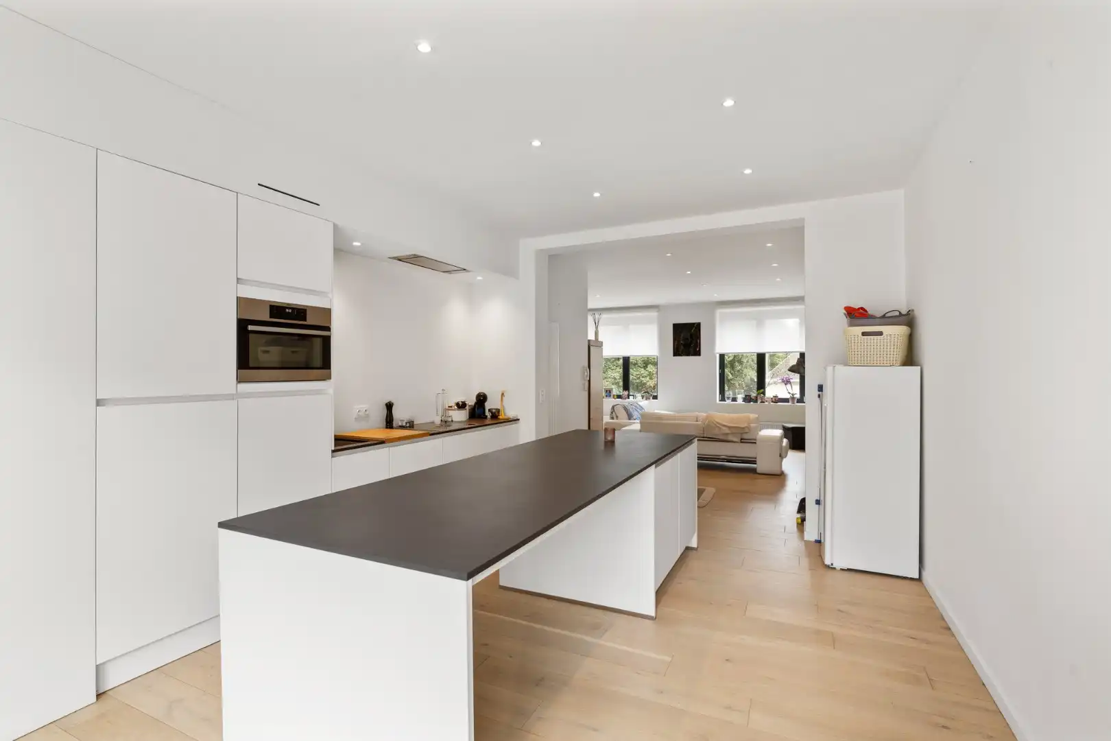 SCHITTEREND 2 SLPK APPARTEMENT MET ZONNIG TERRAS VLAKBIJ CENTRUM foto {{pictureIndex}}