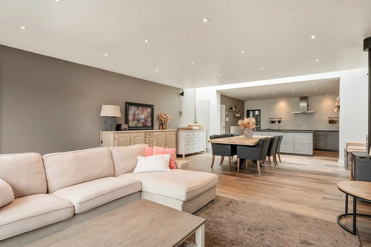 Volledig vernieuwde gezinswoning met tuin. foto 17