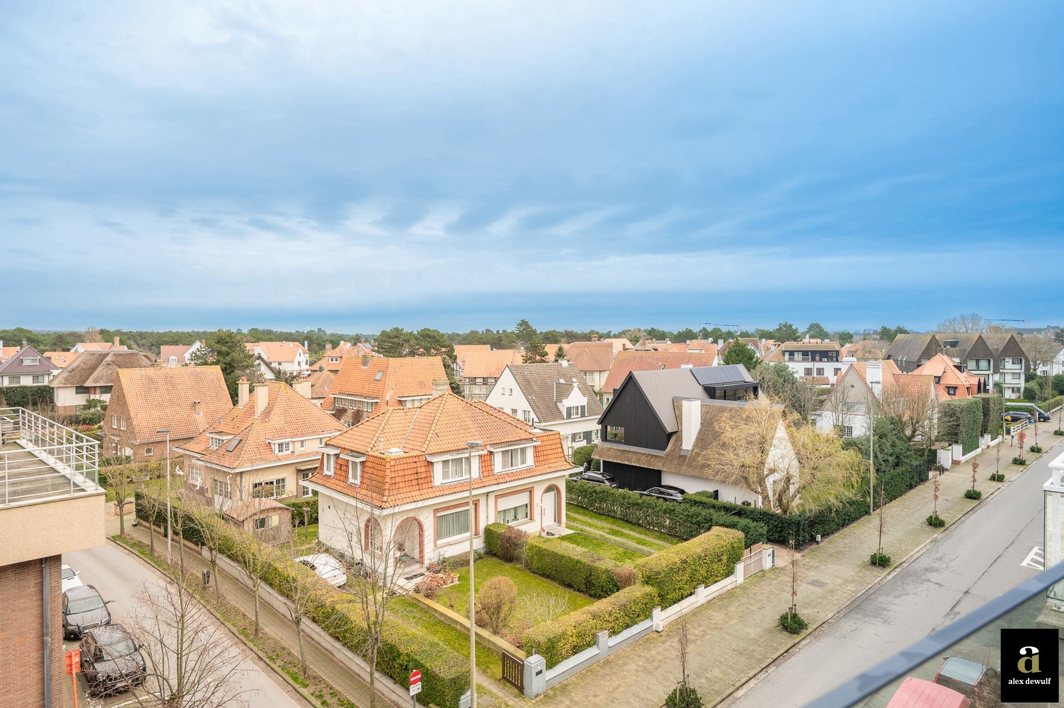 Exclusief gerenoveerd penthouse met panoramisch uitzicht [Piers De Raveschootlaan - Knokke Centrum]. foto 3