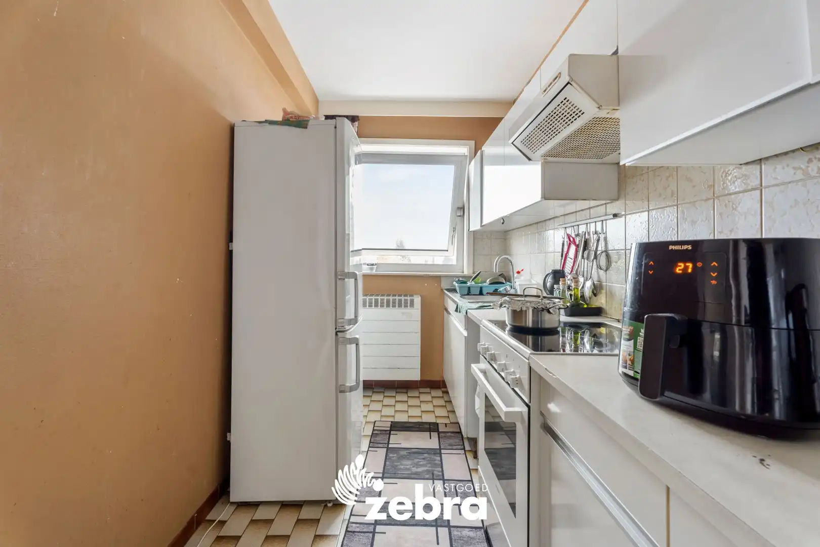 Licht op te frissen appartement op een centrale ligging te Roeselare! foto 5