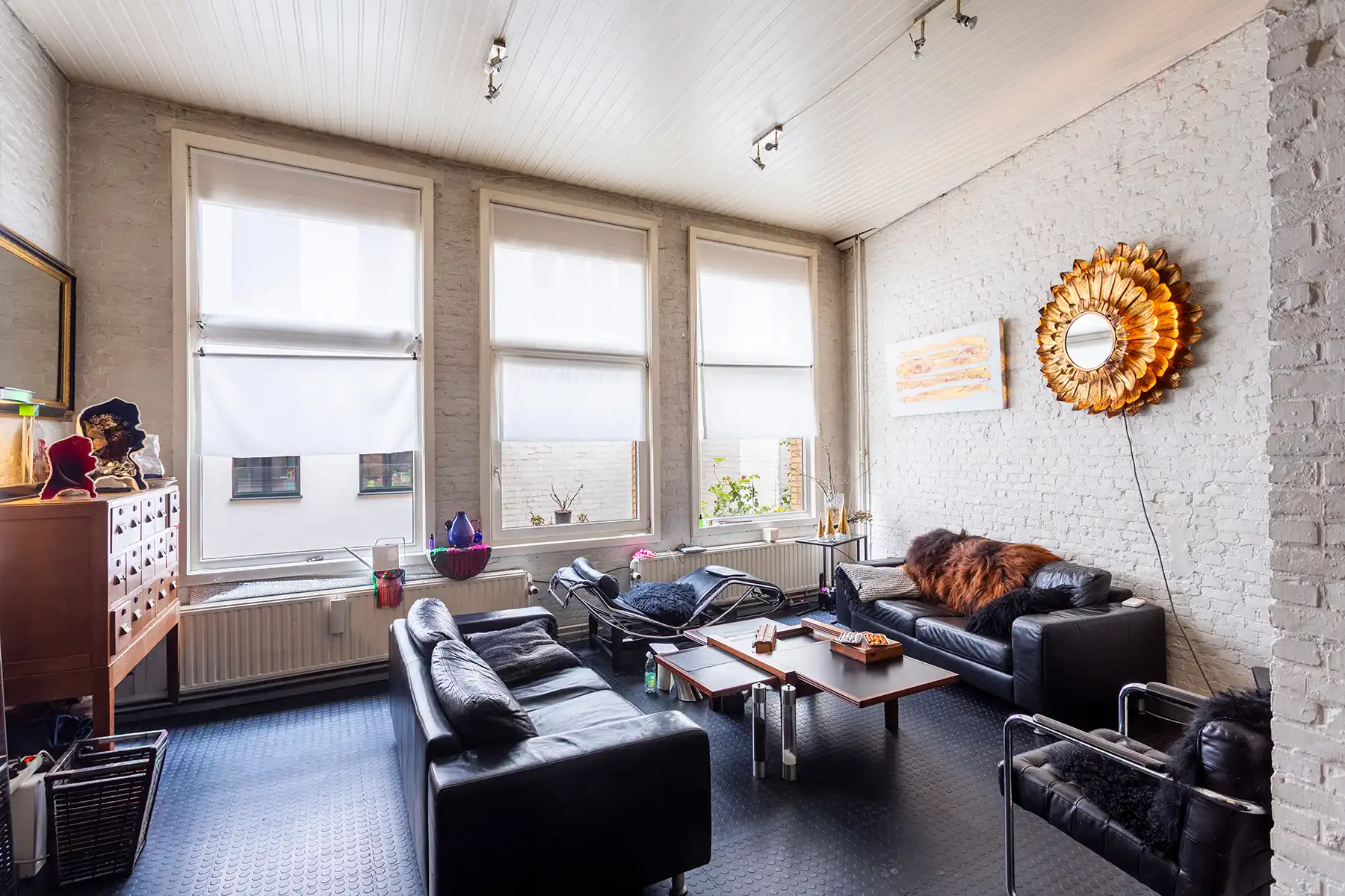 Authentieke woning met winkel en zicht op de Sint Pauluskerk. foto 3