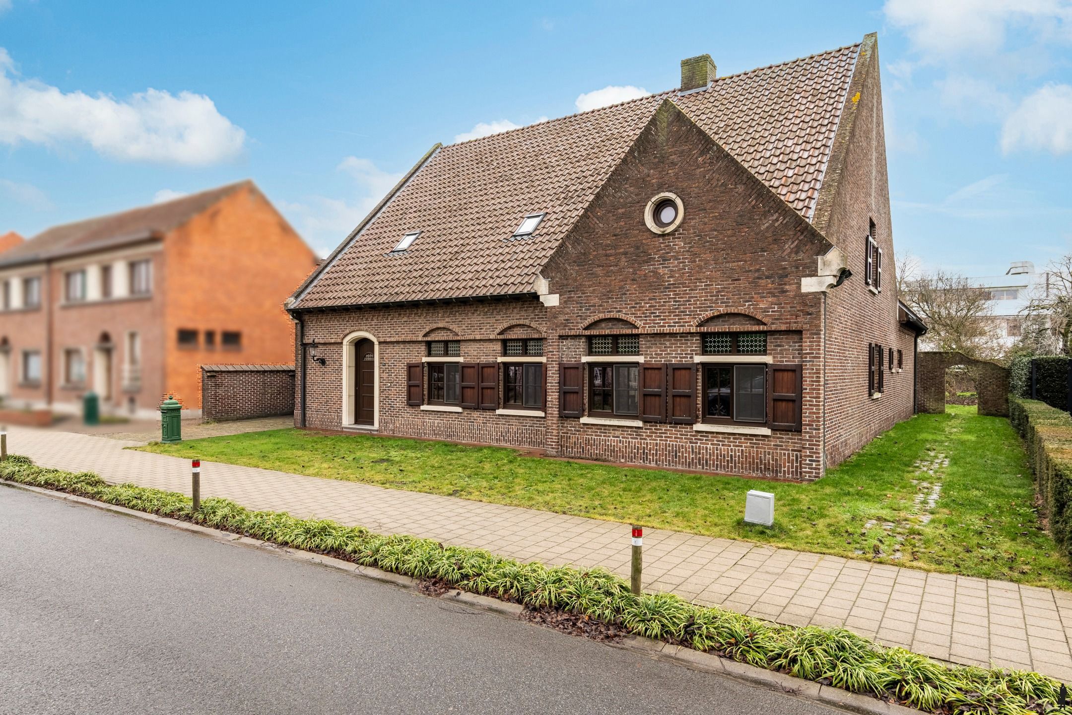 Grotendeels gerenoveerde villa met 4-5 slpk. in centrum Ravels foto 29