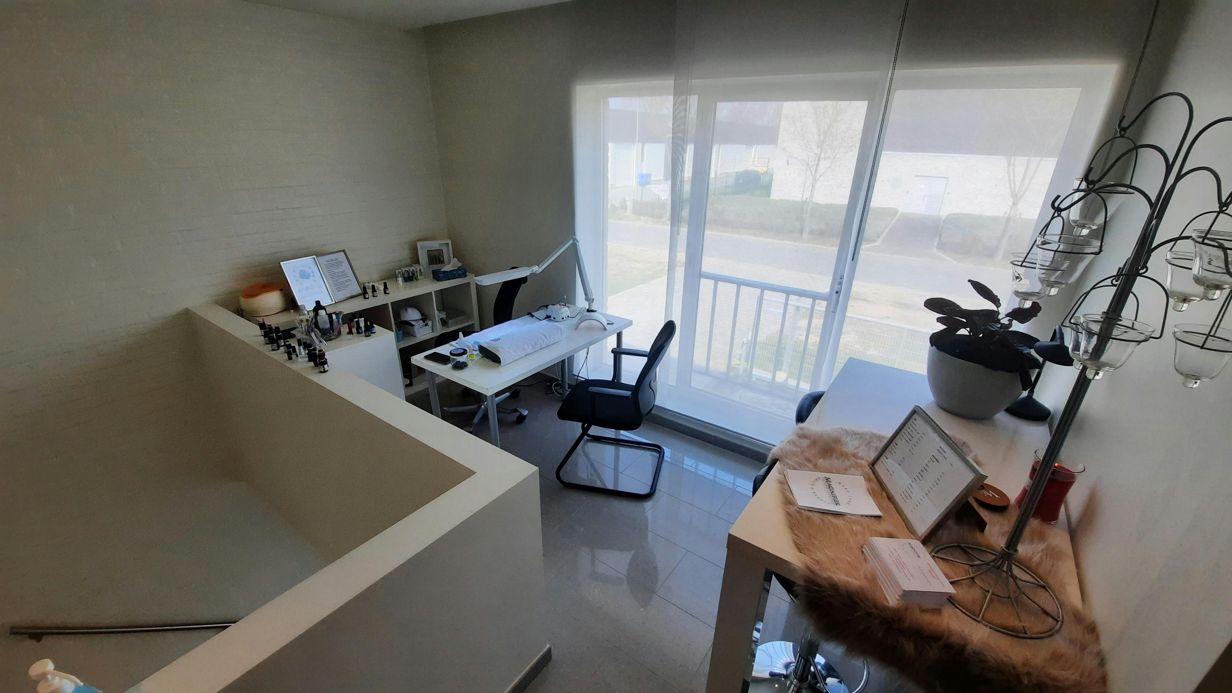 Industriegebouw met conciërge-appartement op 34a 60ca in Maaseik te koop foto 21