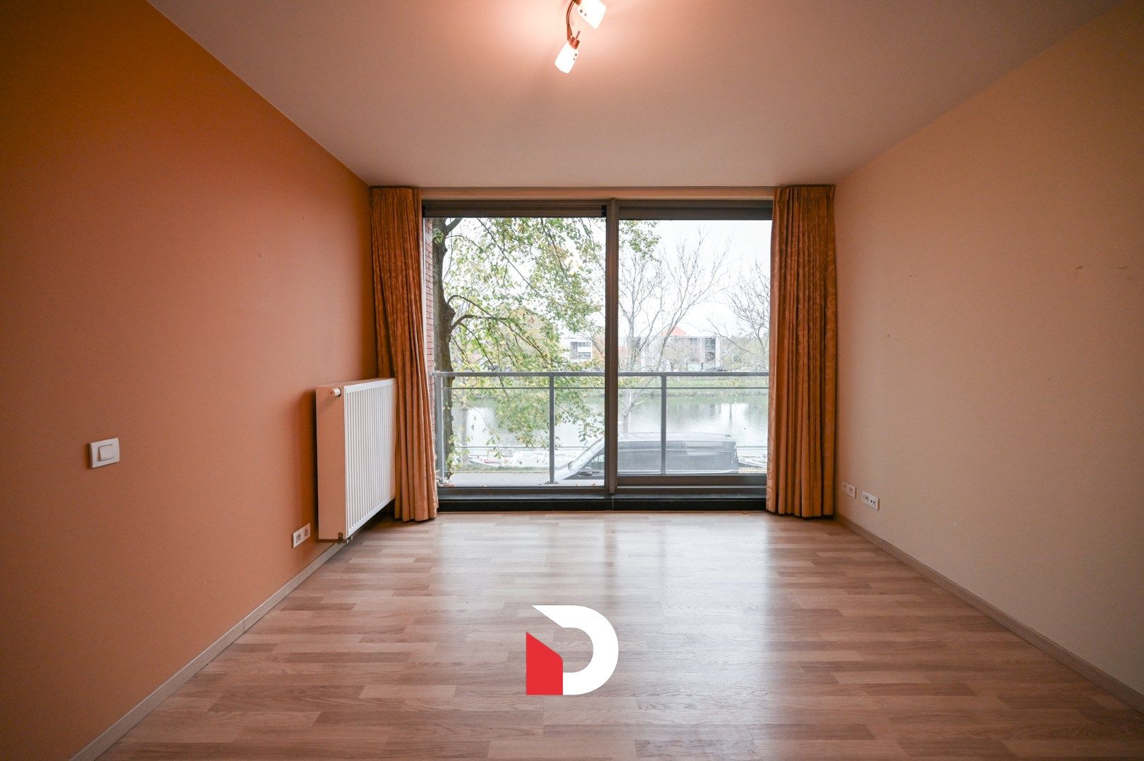 Lichtrijk 3-kamerappartement met frontaal zicht op het water foto 8