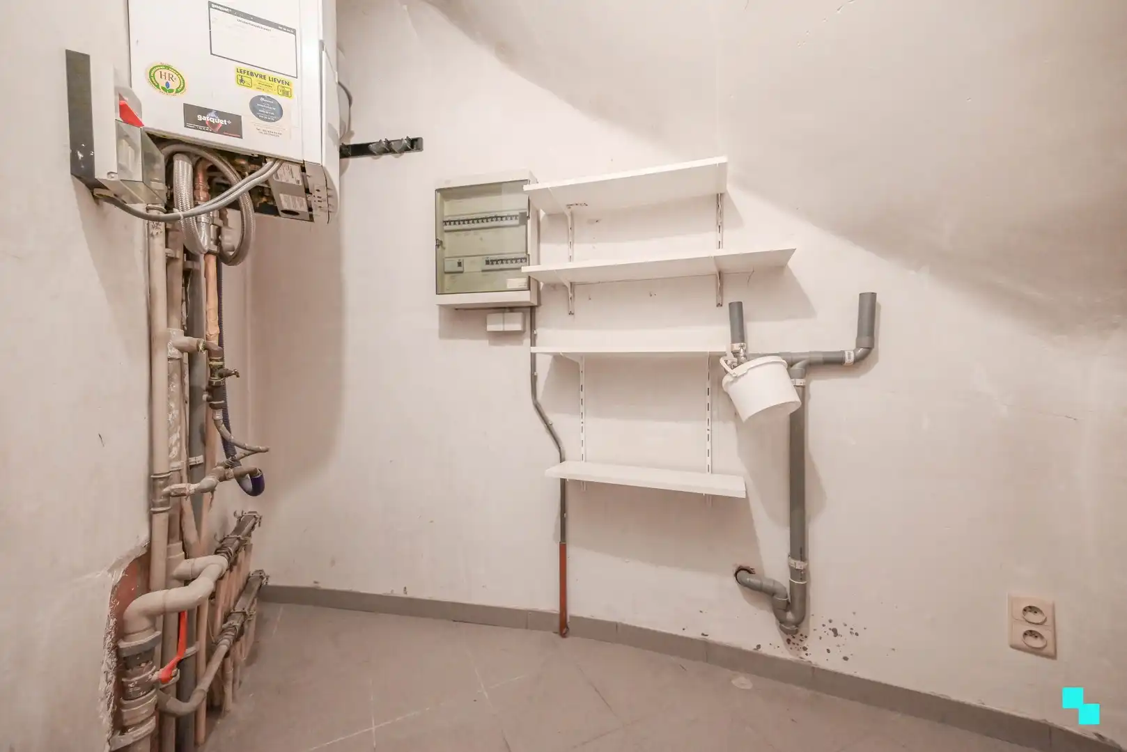 Ruim appartement met garagebox in hartje Izegem foto 13