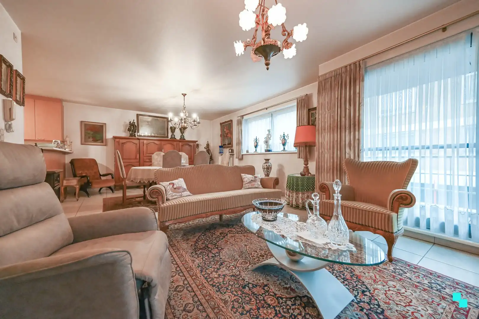 Ruim en instapklaar tweeslaapkamer appartement in hartje Izegem foto 4
