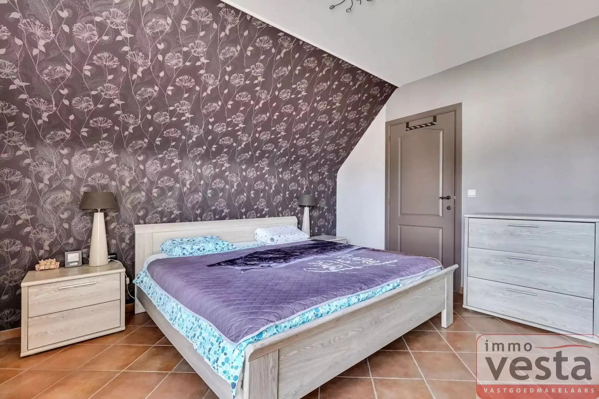 Ruim appartement in Sint-Truiden foto 12