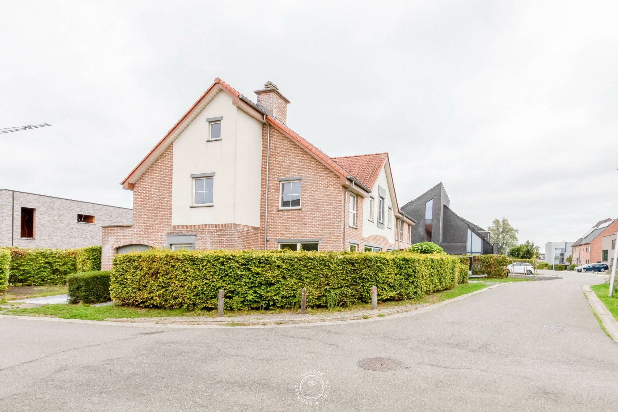 Recente half-open bebouwing met B-label foto 2