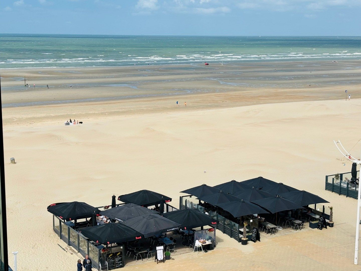RIANTE PENTHOUSE MET PANORAMISCH ZICHT OP DE ZEELIJN foto 19