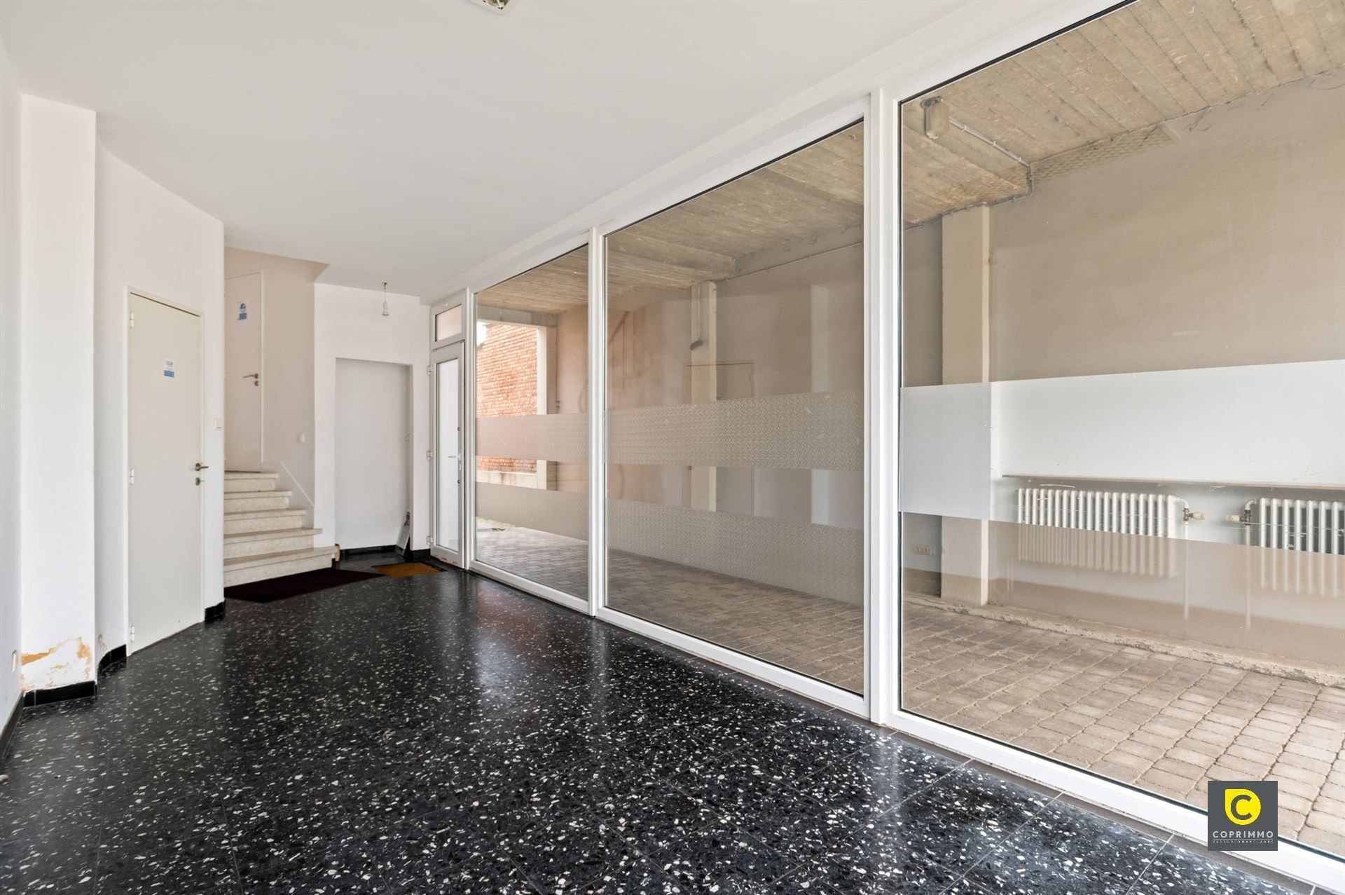Unieke woning met 450 m² magazijn & showroom foto 23