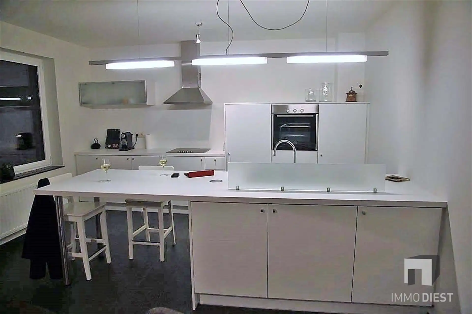 Prachtig ruim appartement met veel lichtinval bestaande uit twee slaapkamers, terras, ondergrondse staanplaats in het centrum van Halen. foto 12