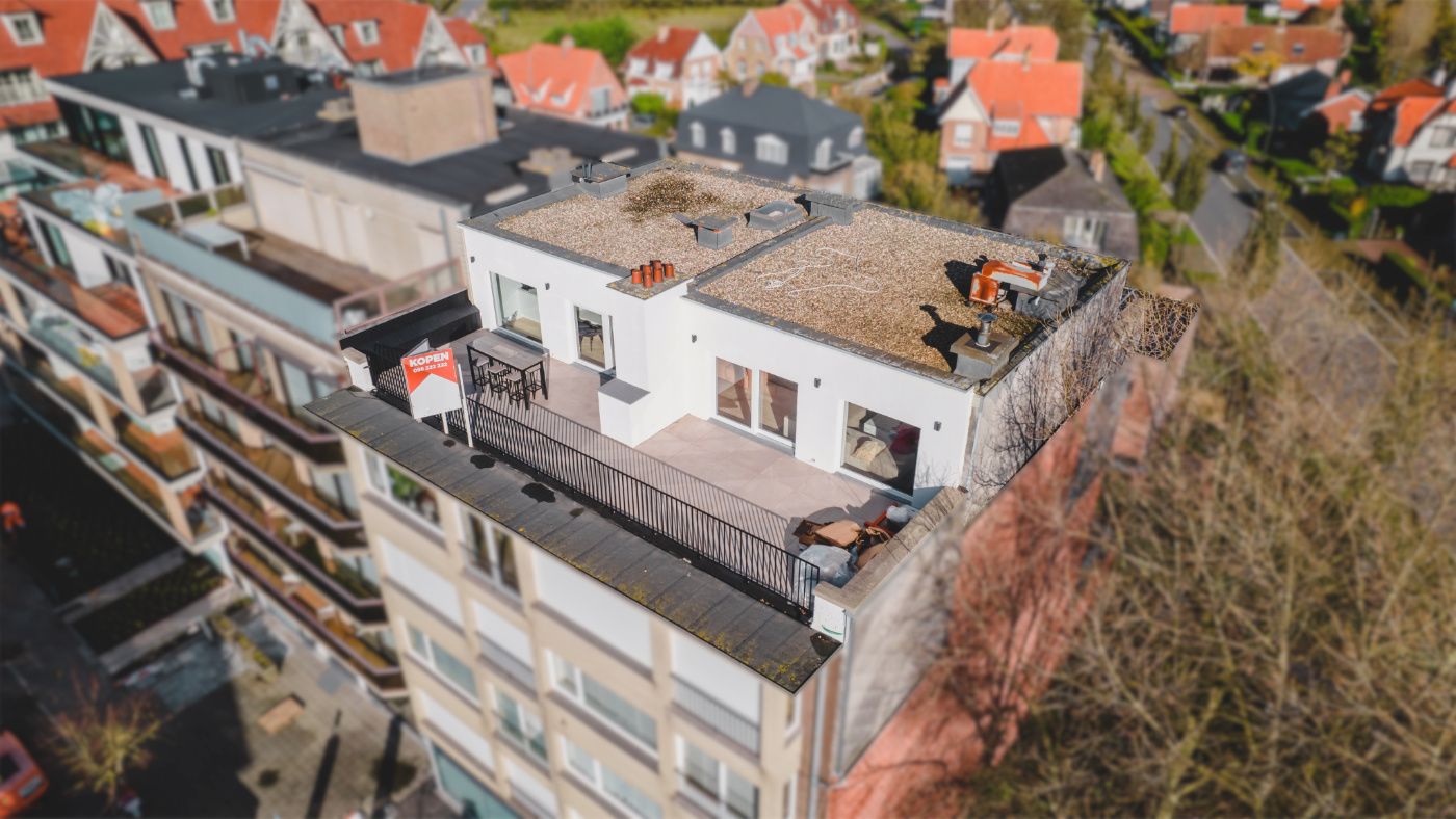 Prachtig gerenoveerd penthouse met 2 slaapkamers en ruime terrassen foto 28