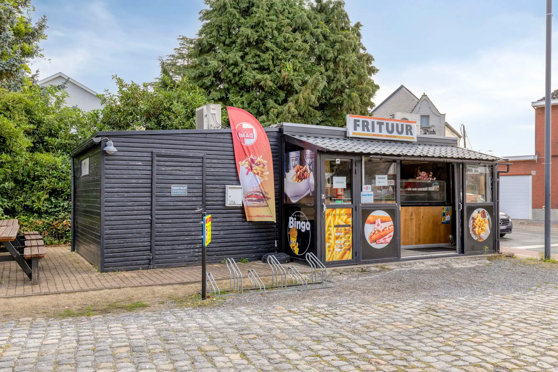 Frituur in centrum Tremelo met terras! foto {{pictureIndex}}