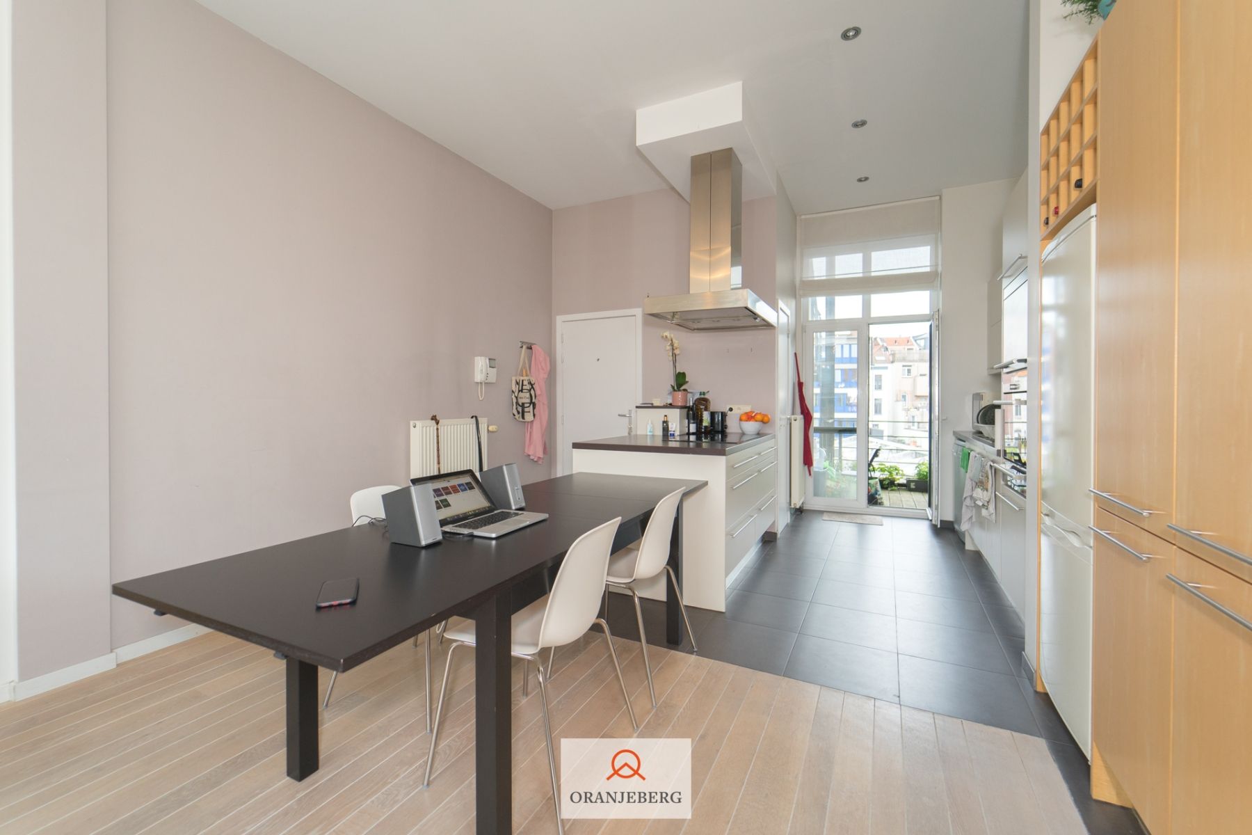 Mooi 2 slaapkamerappartement met uniek terras en autostaanplaats aan de Zuid foto 4