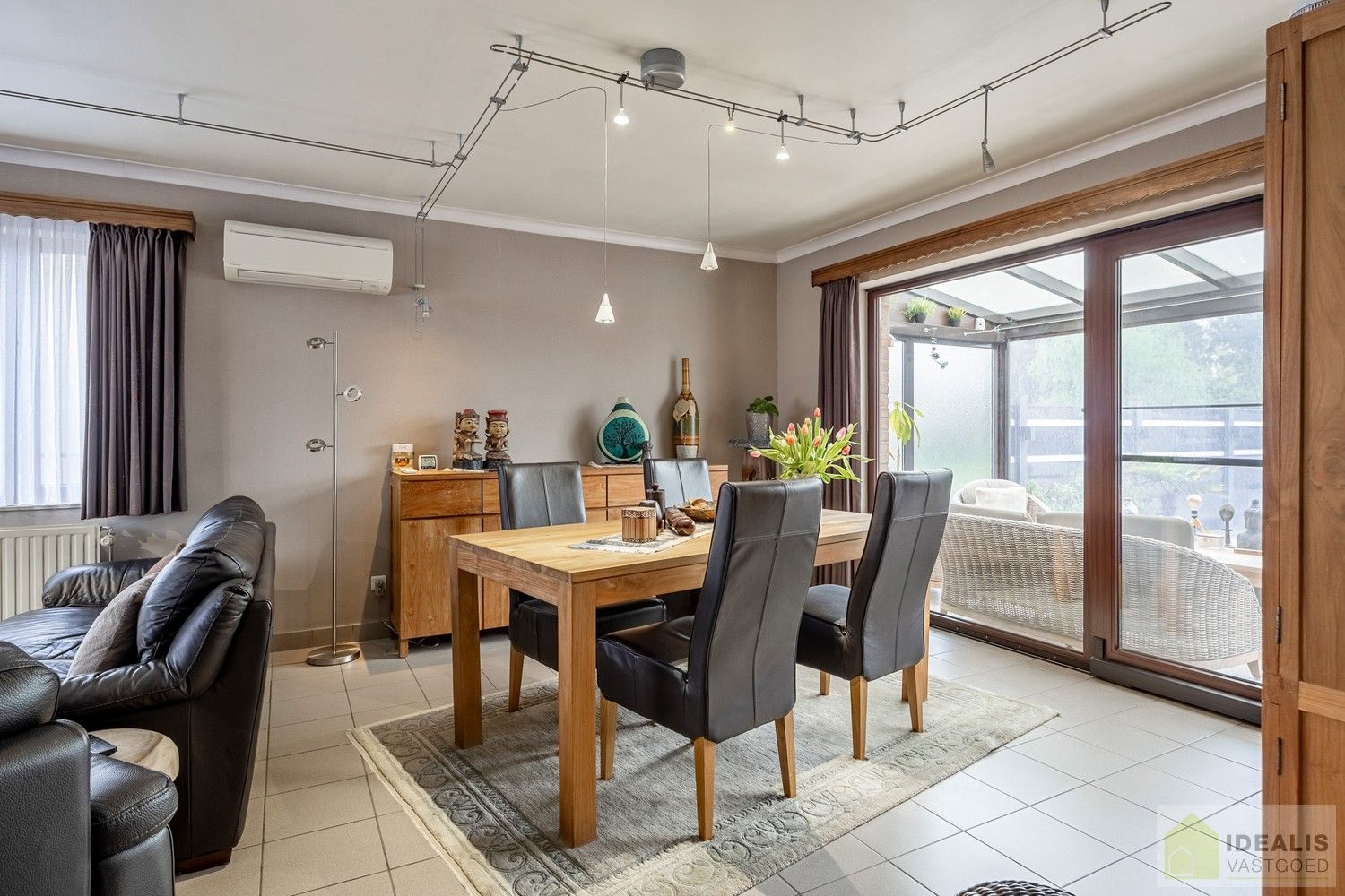 RUIME EN PERFECT ONDERHOUDEN WONING MET 4 SLAAPKAMERS OP KNAP PERCEEL VAN MAAR LIEFST 14A61CA foto 10