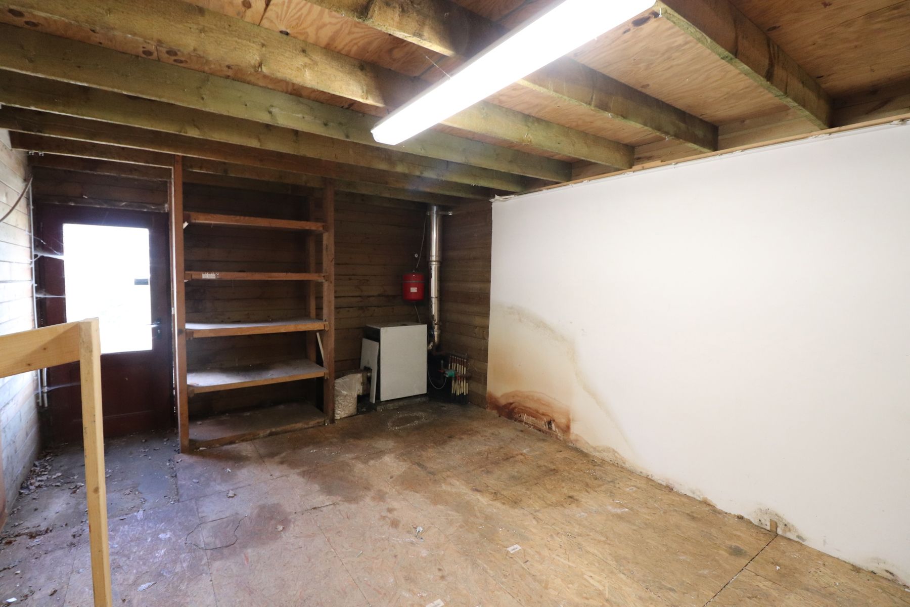 Een werkhuis-opslag-toonzaalruimte links vooraan van 175 m². foto 14