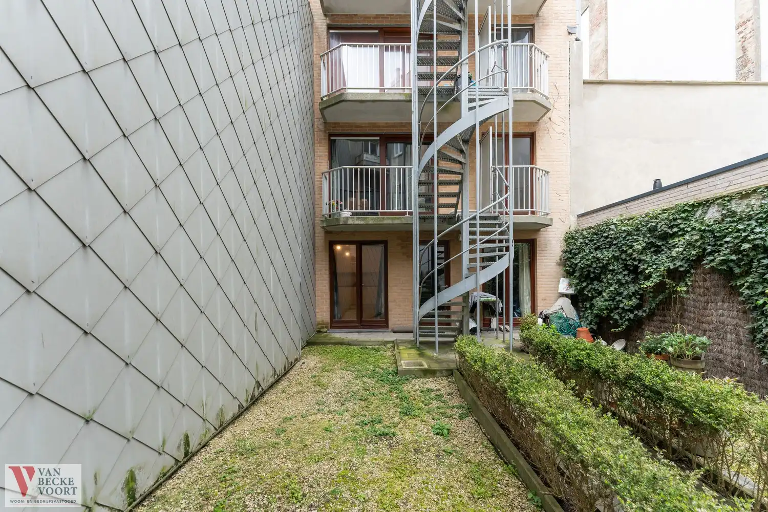 Hedendaags appartement met 2  terrassen foto 7