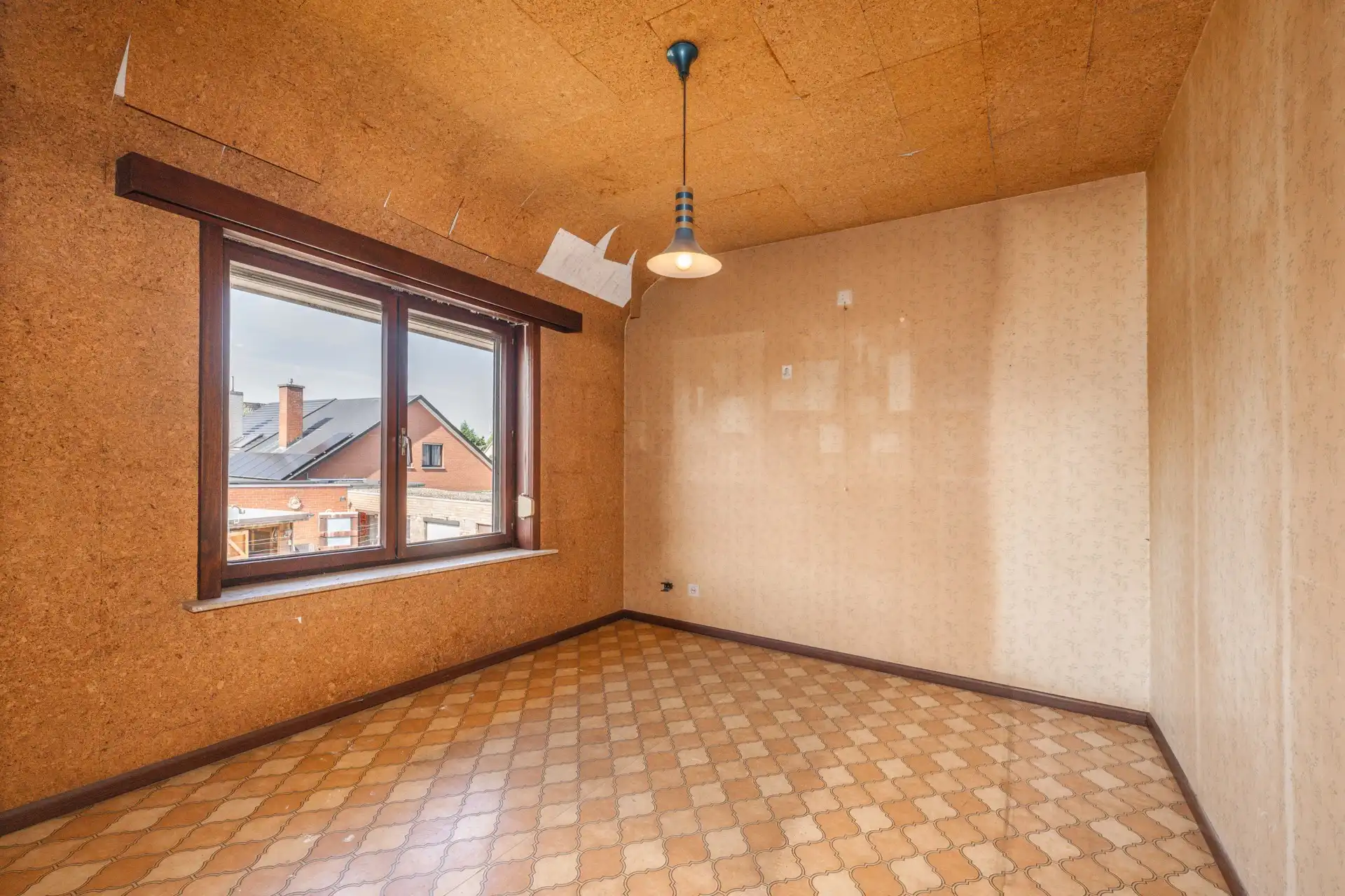 Te renoveren halfopen woning met 3 slaapkamers én zuidwestgerichte tuin met een aparte garage en aansluitende berging in een rustige tuinwijk te koop in Zulte. foto 16