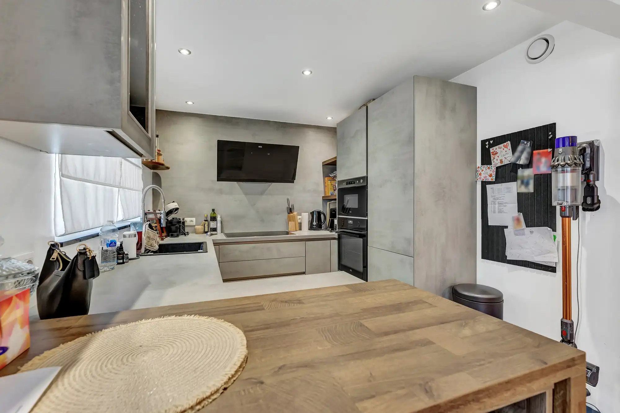 Instapklaar appartement met twee slaapkamers en garage foto 12
