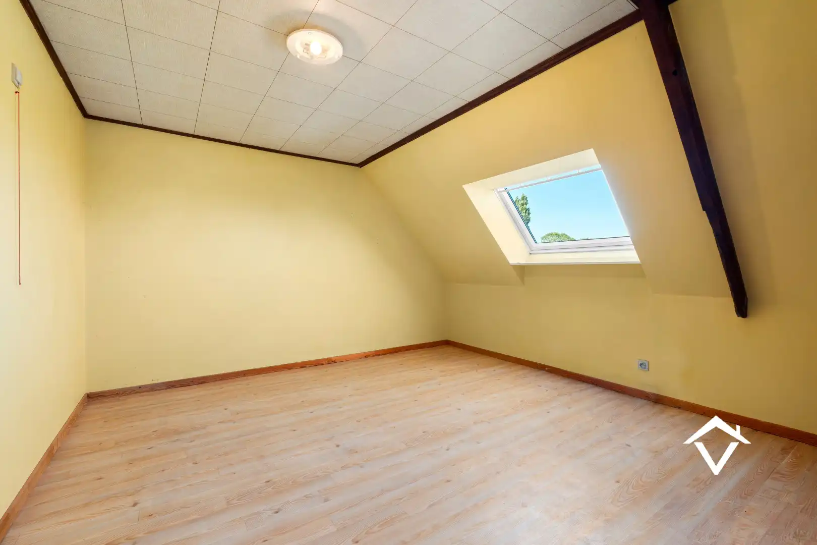 Zeer grote woning te koop in het centrum van Eernegem foto 28