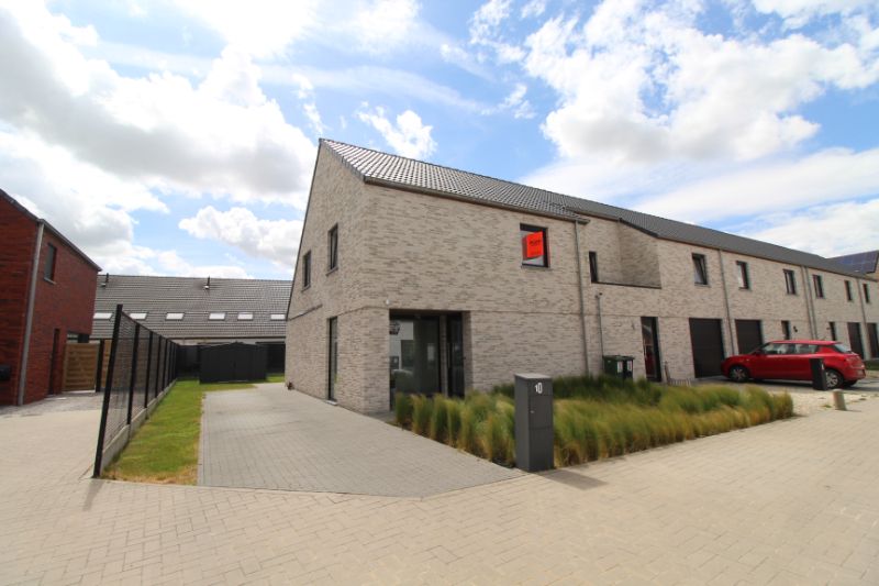 Recente hoekwoning bij centrum Poperinge foto 13