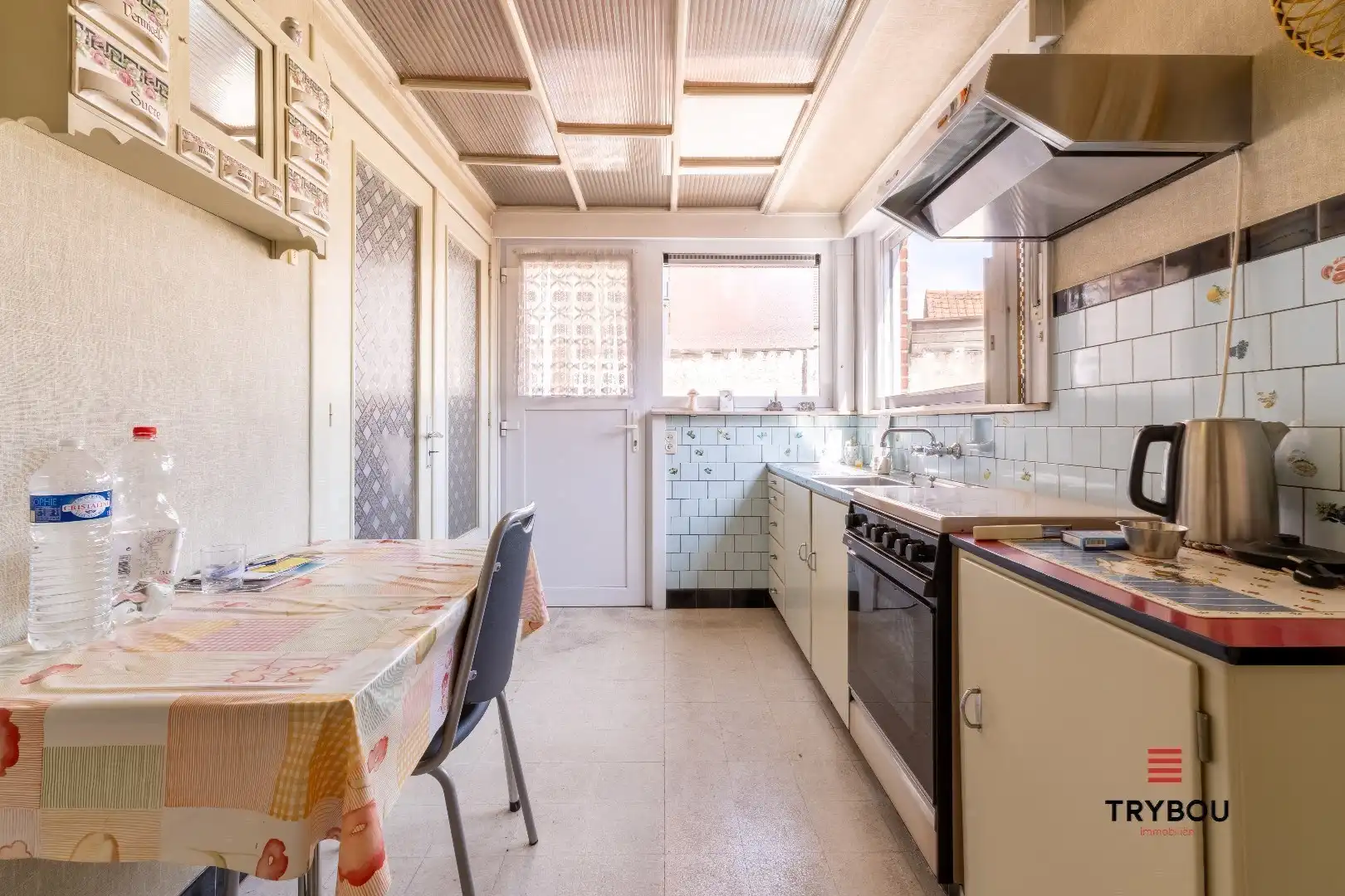 Centraal gelegen, degelijke woning met drie ruime slaapkamers foto 6