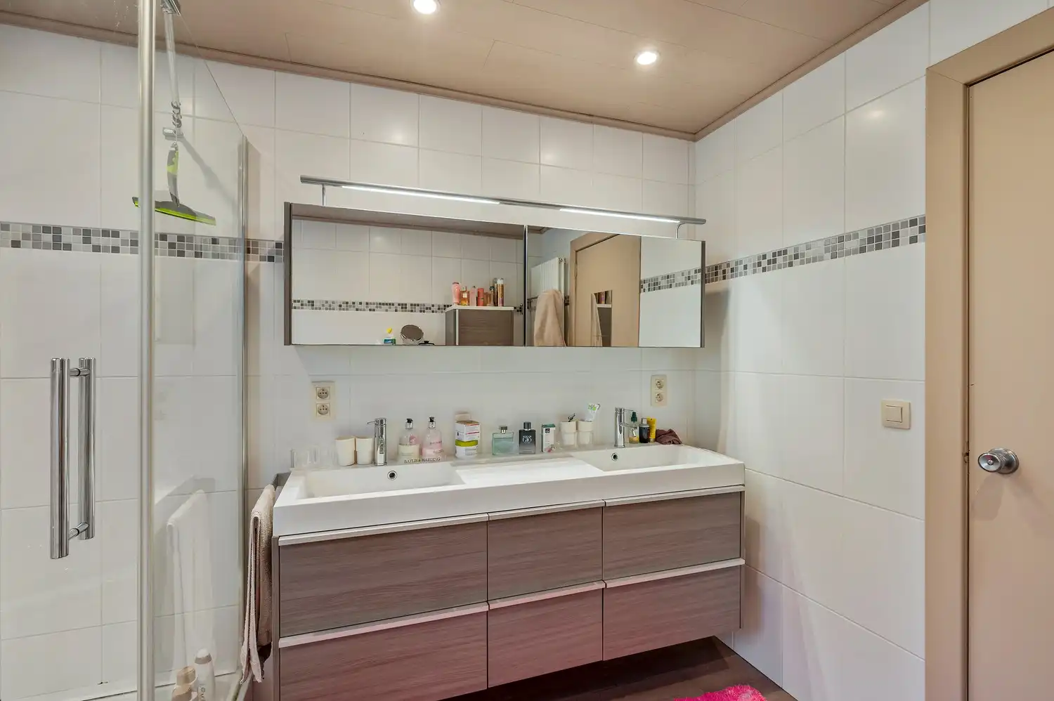 PRACHTIGE INSTAPKLARE WONING OP ZEER GOEDE LOCATIE foto 22