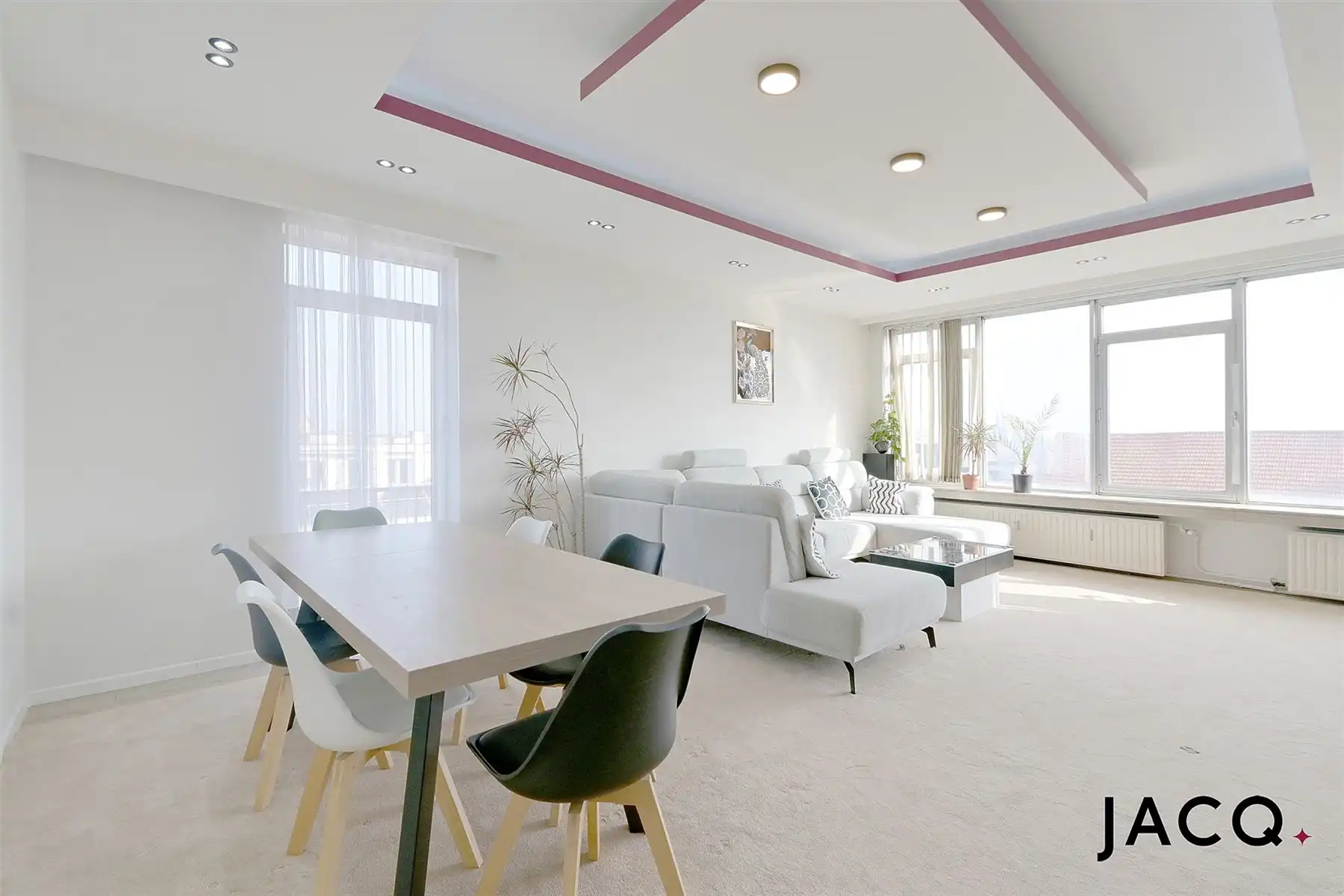 Gerenoveerd, ruim appartement op toplocatie! foto 3