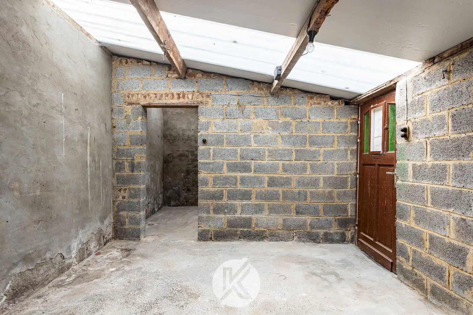 Te renoveren woning met groot volume foto 7