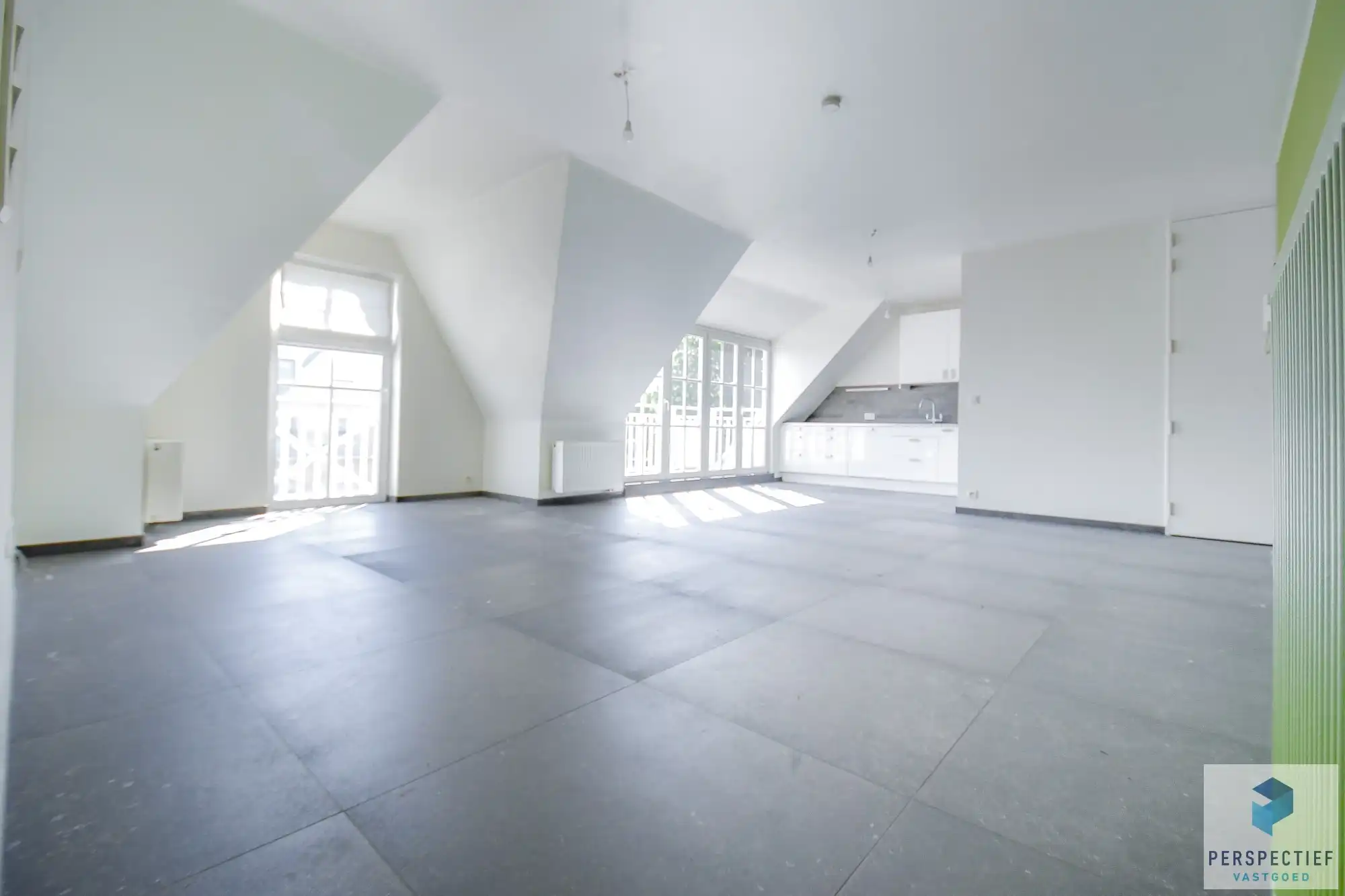 Ruim en modern woonappartement (bouwjaar 2020) met 2 slaapkamers en terras. foto 4