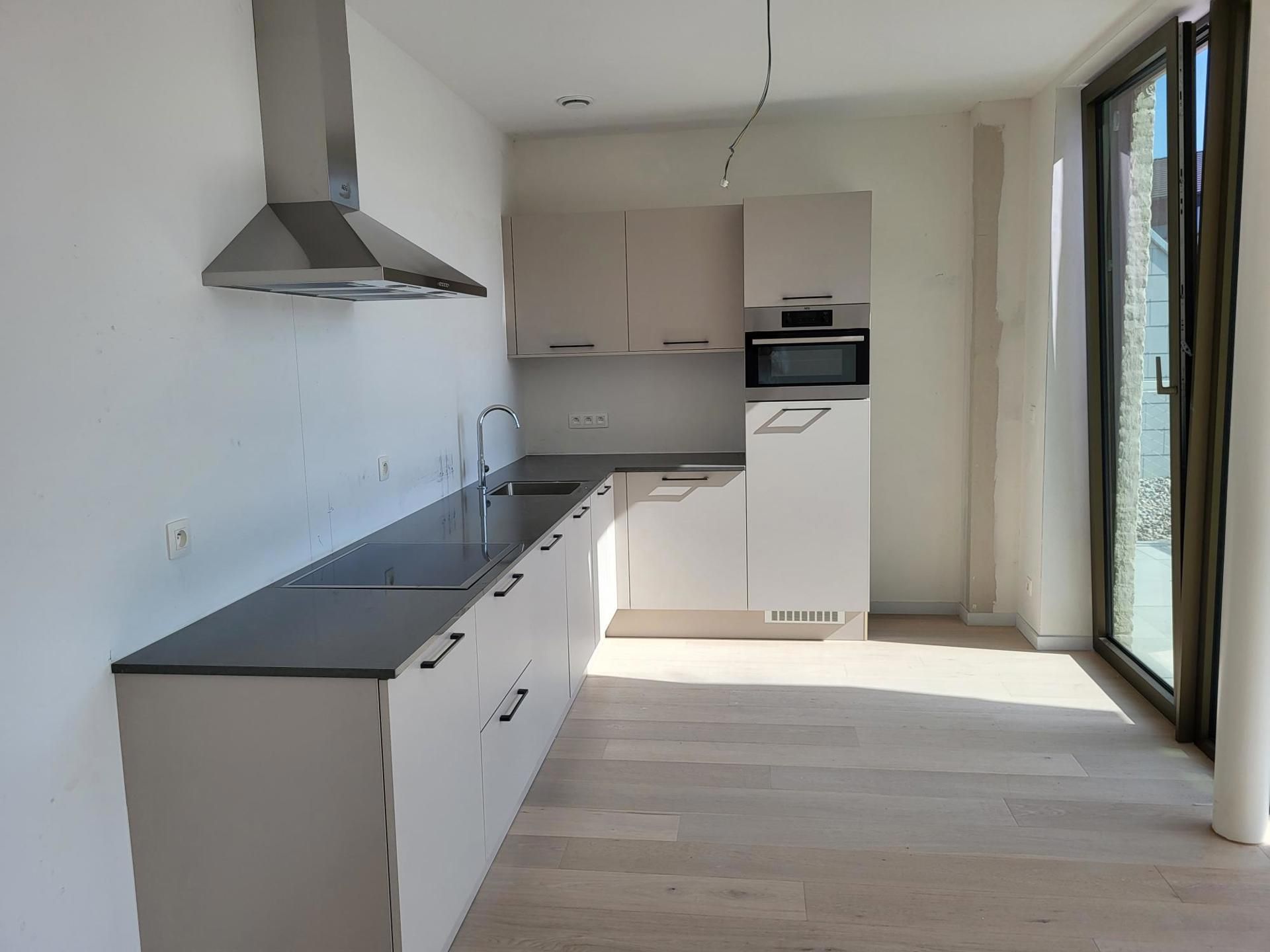 INSTAPKLAAR BEN-APPARTEMENT 100m², MET 2 SLAAPKAMERS foto 4