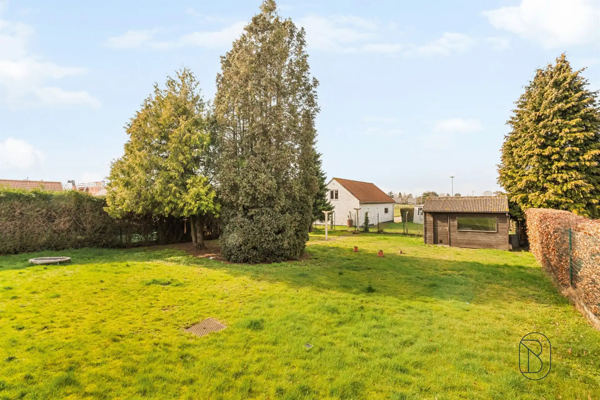 Ruime bungalow met tuin en garage op topligging. foto 4