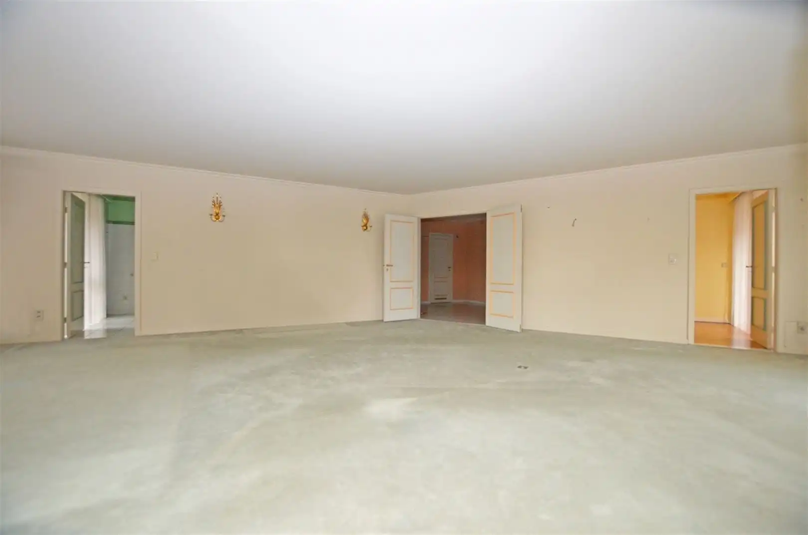 Ruim op te frissen appartement op wandelafstand van de stad foto 8